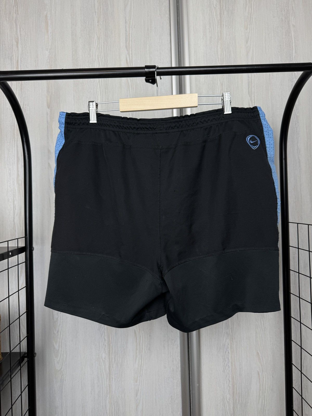Nike Nike vintage Aston Villa y2k soccer football shorts Size US 38 / EU 54 - 6 Thumbnail
