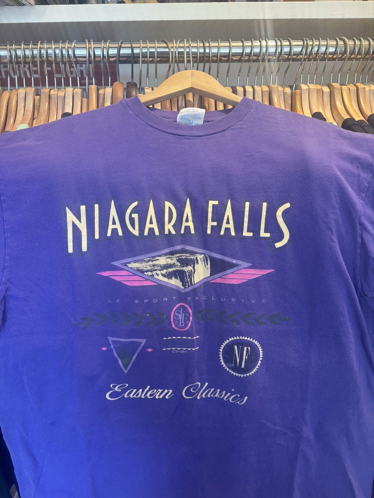 Hanes 90s Niagara Falls Single Stitch Size US XL / EU 56 / 4 - 1 Thumbnail