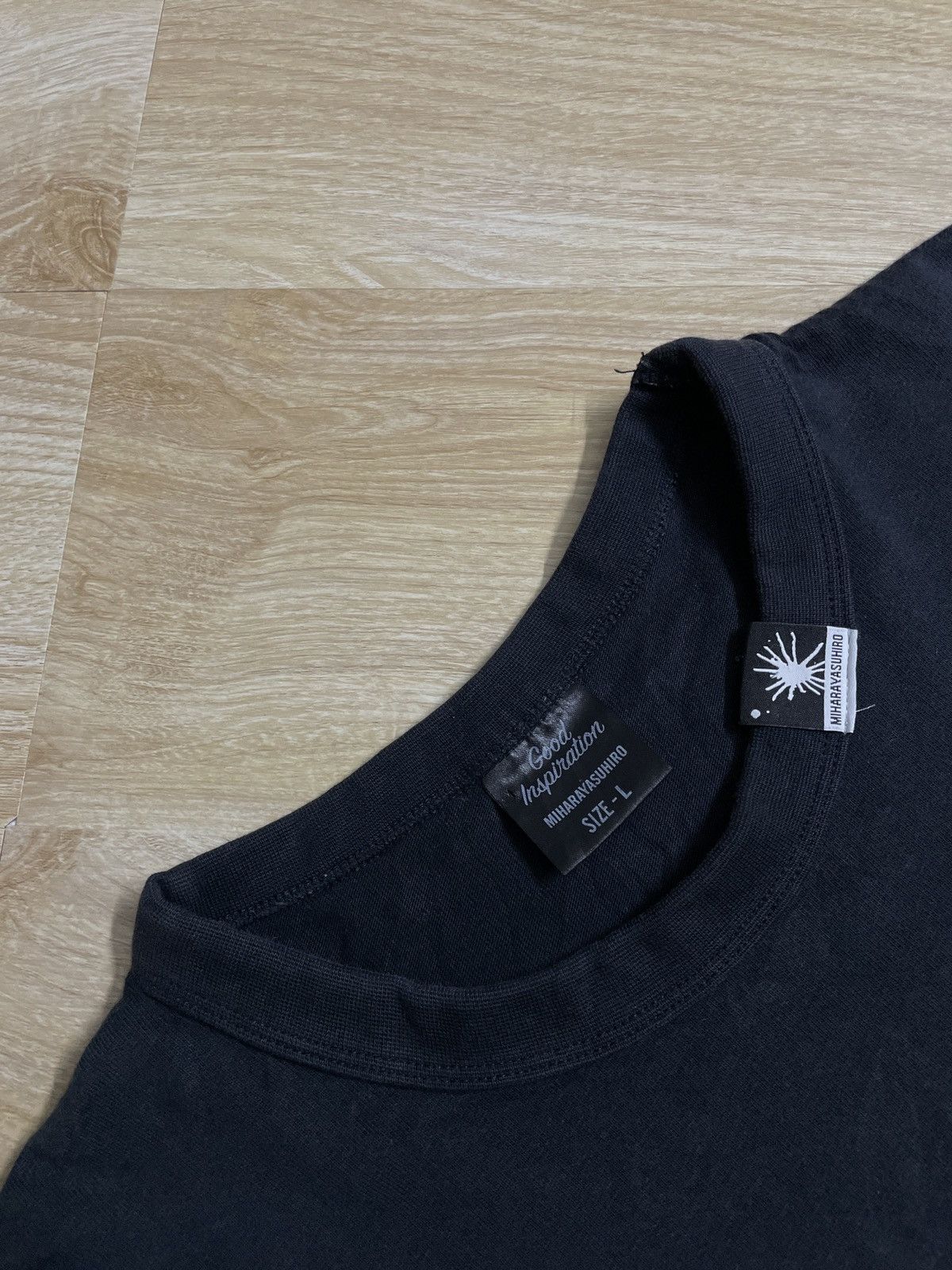 Japanese Brand × Maison MIHARA YASUHIRO MIHARAYASUHIRO COMMUNICATIONS GOOD INSPIRATION TEE Size US L / EU 52-54 / 3 - 9 Thumbnail