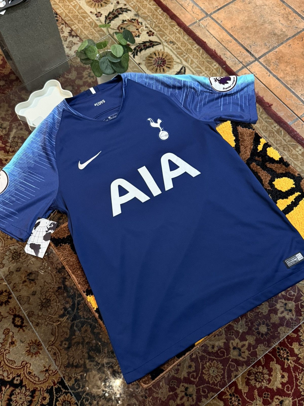 Nike Tottenham Hotspur Harry Kane #10 Jersey – Size Medium Size US M / EU 48-50 / 2 - 4 Thumbnail