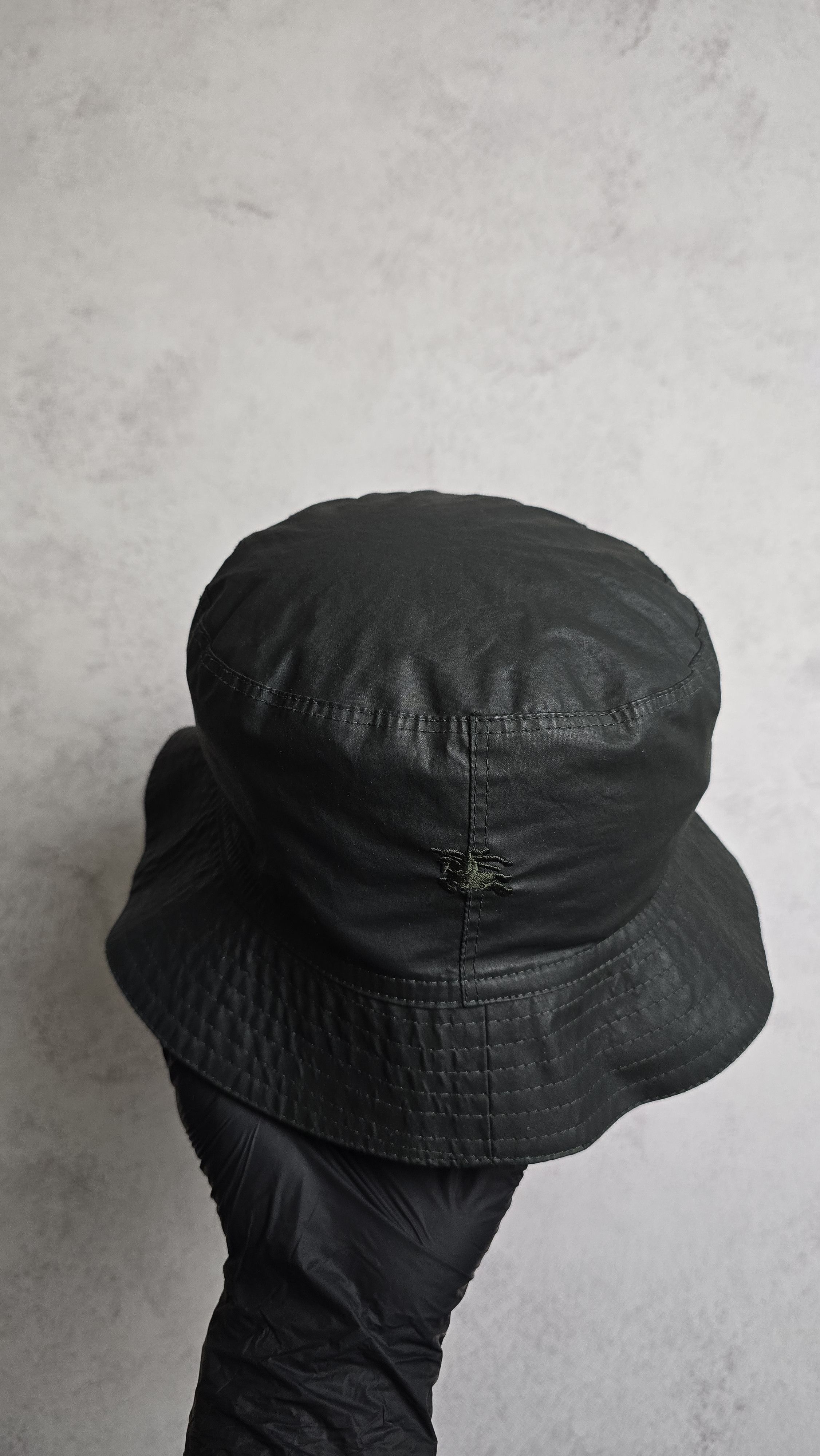 Burberry Burberry Logo Raincap Black Bucket Hat Nova Check Lining Size ONE SIZE - 3 Thumbnail