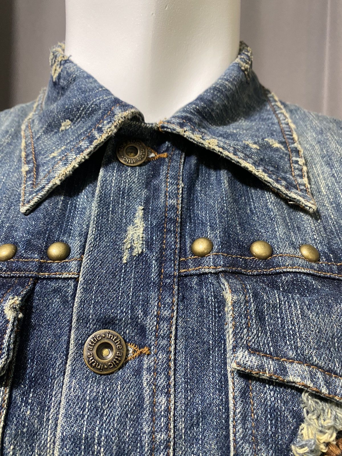 In The Attic × Japanese Brand Punk Indigo Denim Distressed Embroidered Vest Size US M / EU 48-50 / 2 - 4 Thumbnail