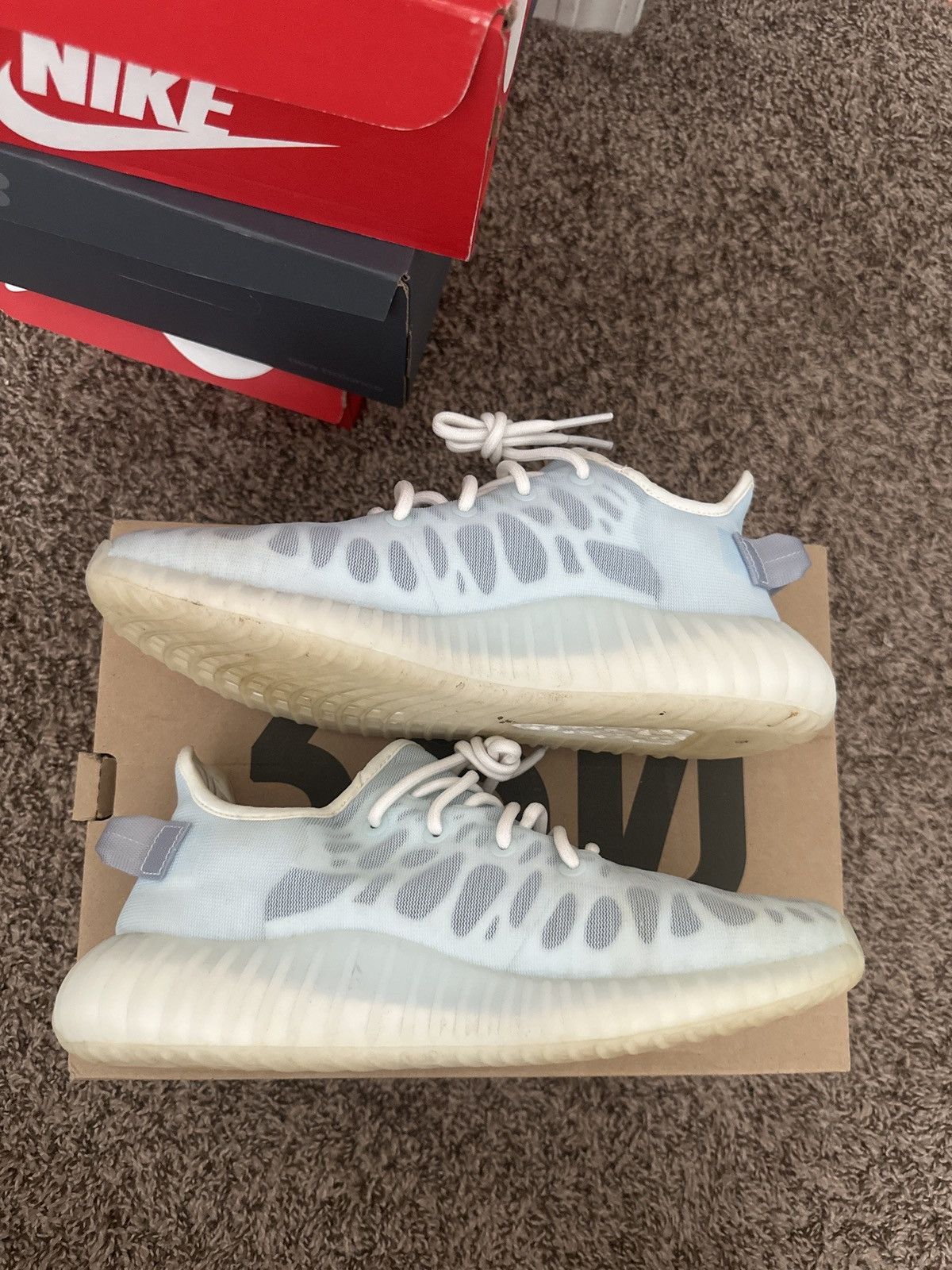 Adidas Yeezy 350 Boost Mono Ice Size US 9 / EU 42 - 2 Thumbnail