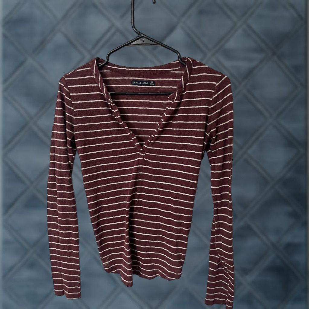 Abercrombie & Fitch VINTAGE Abercrombie & Fitch Top Women XS Red - Adult XS Shirt Women's - Abercrombie & Fitch Top Women XS Red Size XS / US 0-2 / IT 36-38 - 1 Thumbnail
