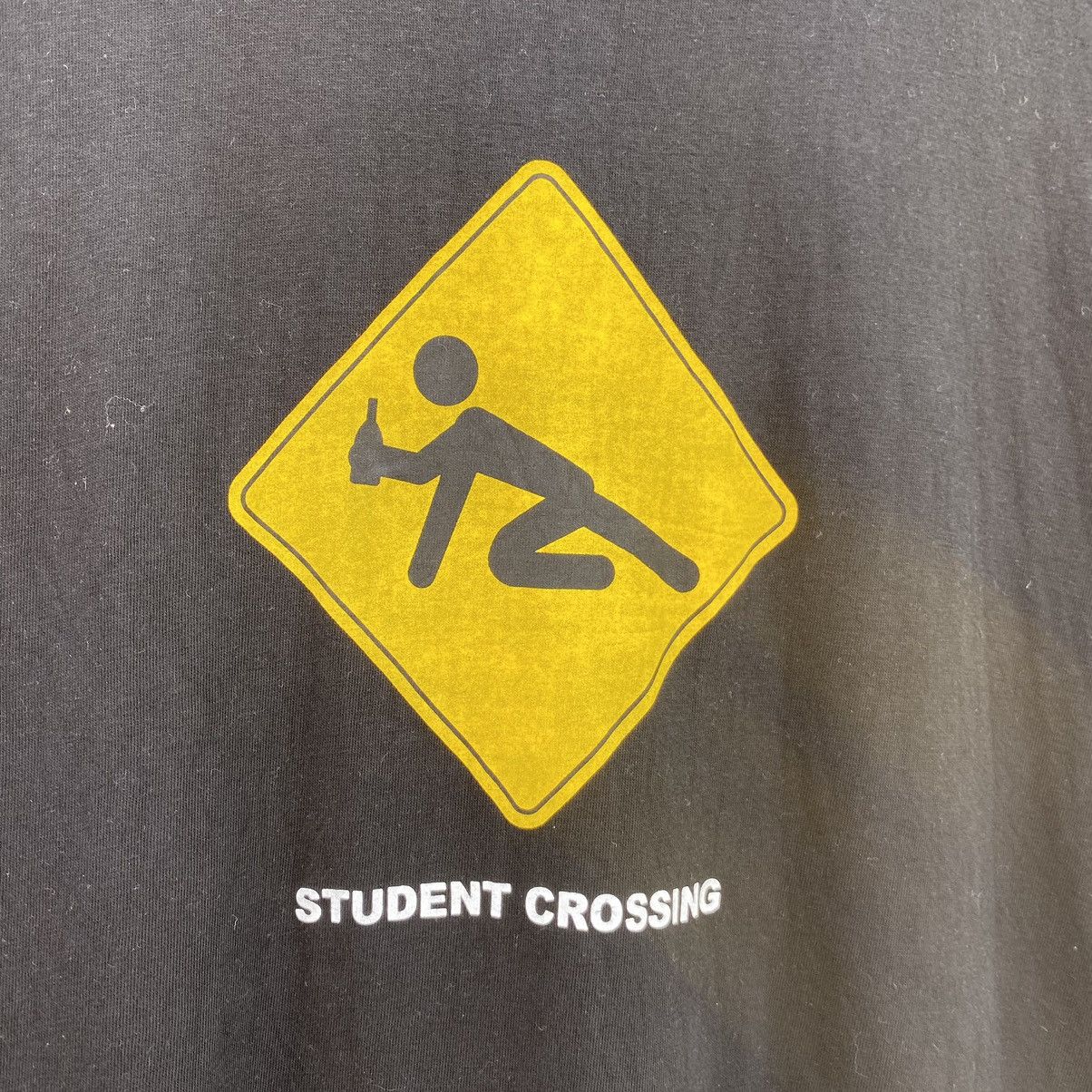 Vintage Vintage 90s Student Crossing Oversized ERD GRUNGE TEE Size US XL / EU 56 / 4 - 3 Thumbnail