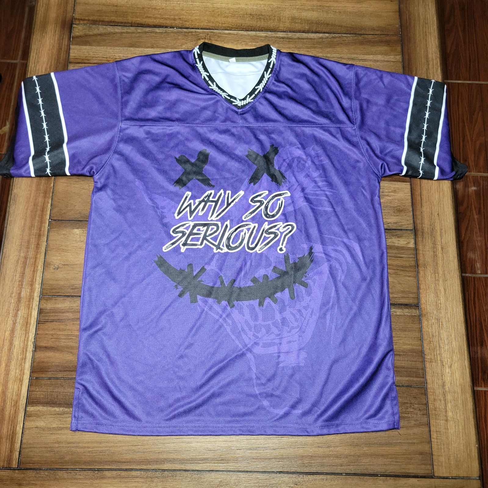 Other Batman Joker V-Neck Jersey "Why So Serious?" - Size Medium Size US M / EU 48-50 / 2 - 2 Thumbnail