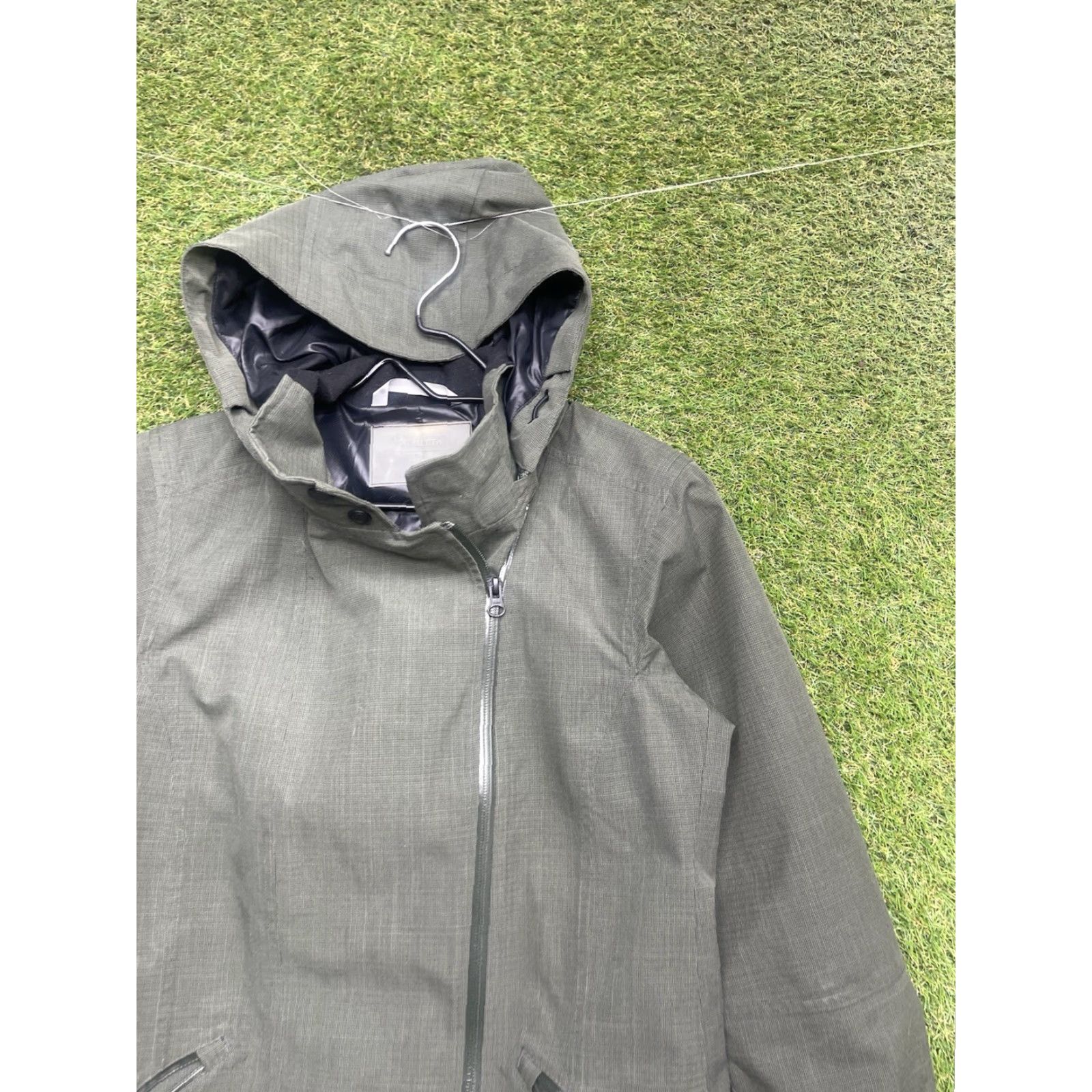 Athleta Athleta Jacket Womens Small Green Waterproof Hooded Long Rain Coat Size S / US 4 / IT 40 - 2 Thumbnail