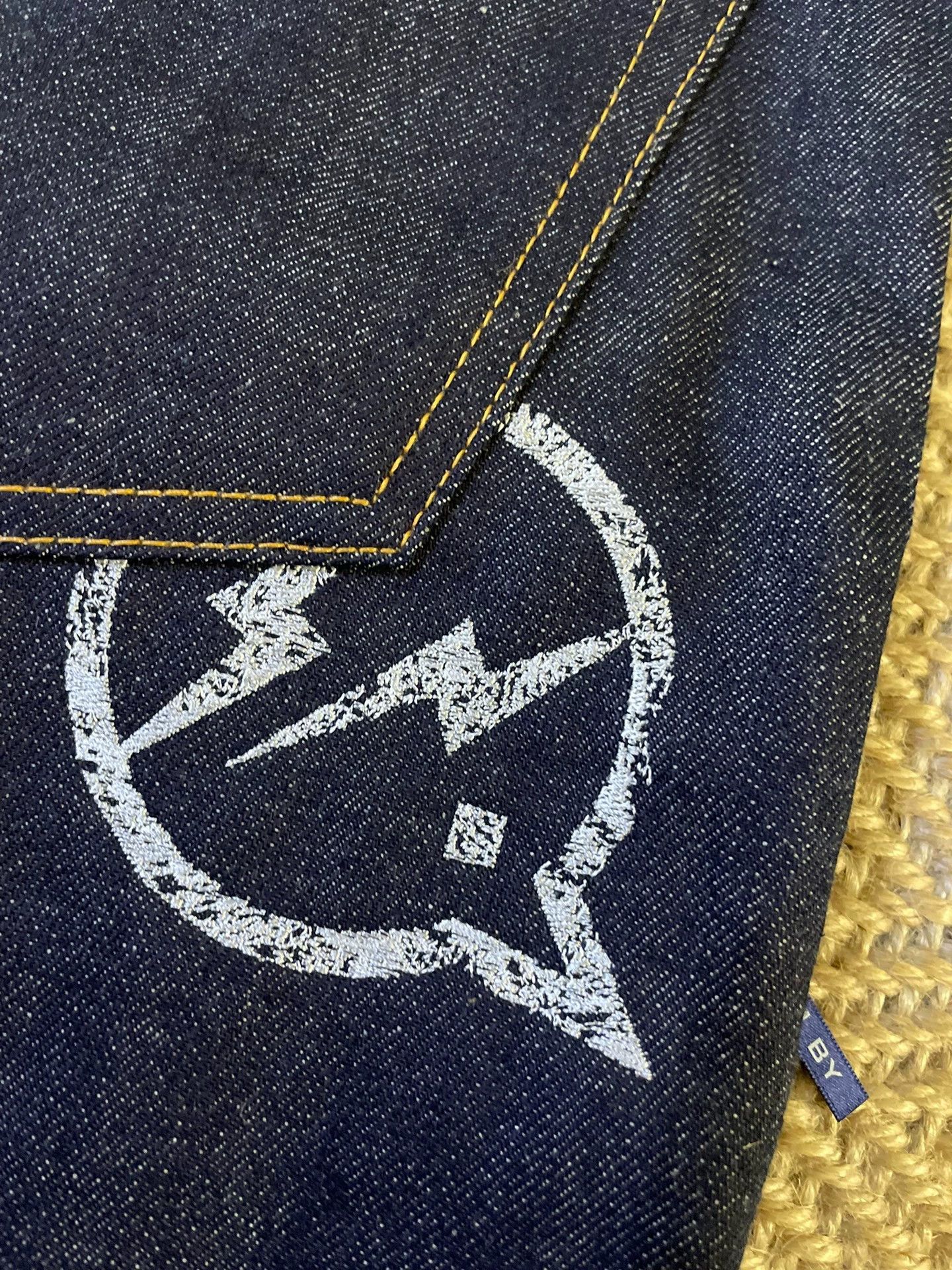Fragment Design FRAGMENT x VANQUISH RAW JEANS LIGHTNING EMBROIDERY W30 NEW Size US 30 / EU 46 - 4 Thumbnail