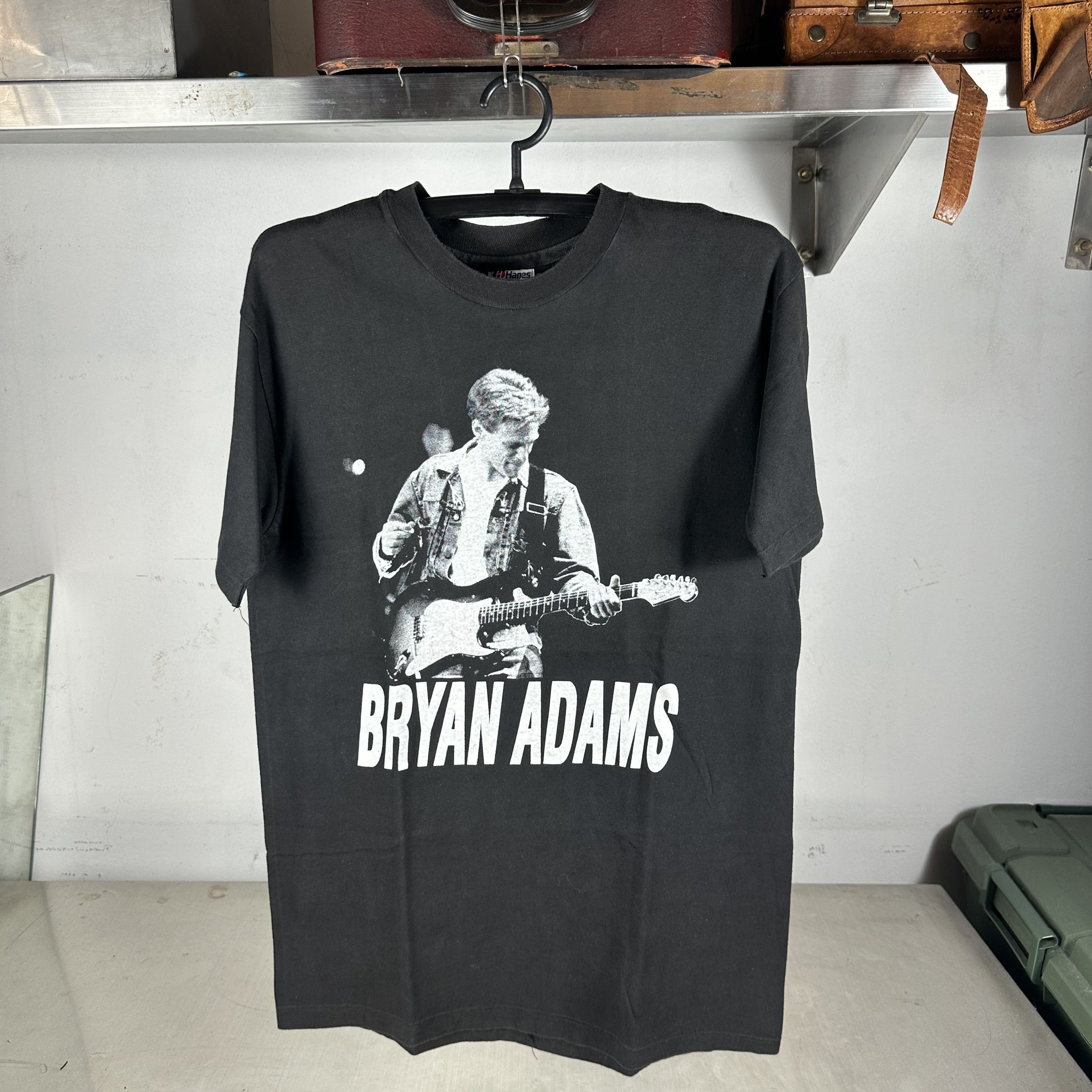 Vintage ​​Vintage 1990 Bryan Adams Live! with Tragically Hip T-shirt Size US M / EU 48-50 / 2 - 1 Thumbnail