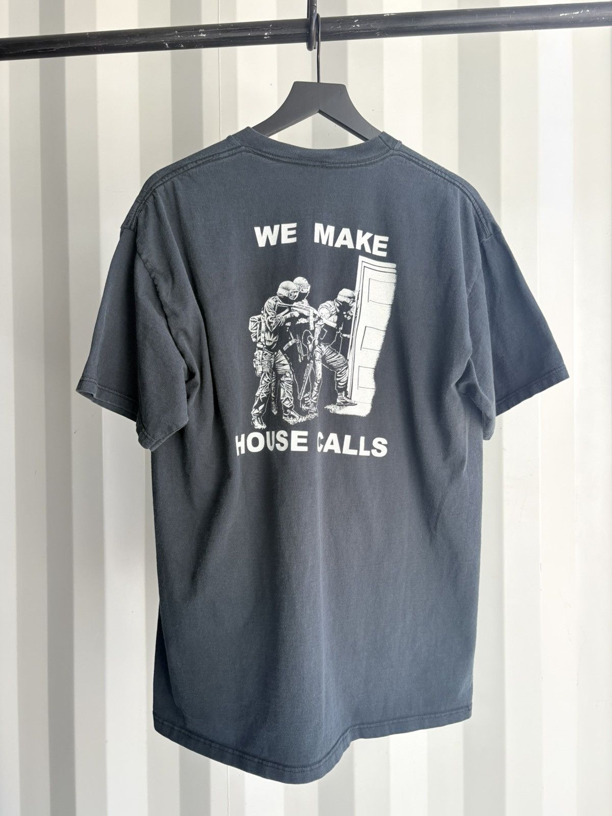 Vintage We Make House Calls Faded Distressed Shirt ERD GRUNGE Size US XL / EU 56 / 4 - 1 Thumbnail