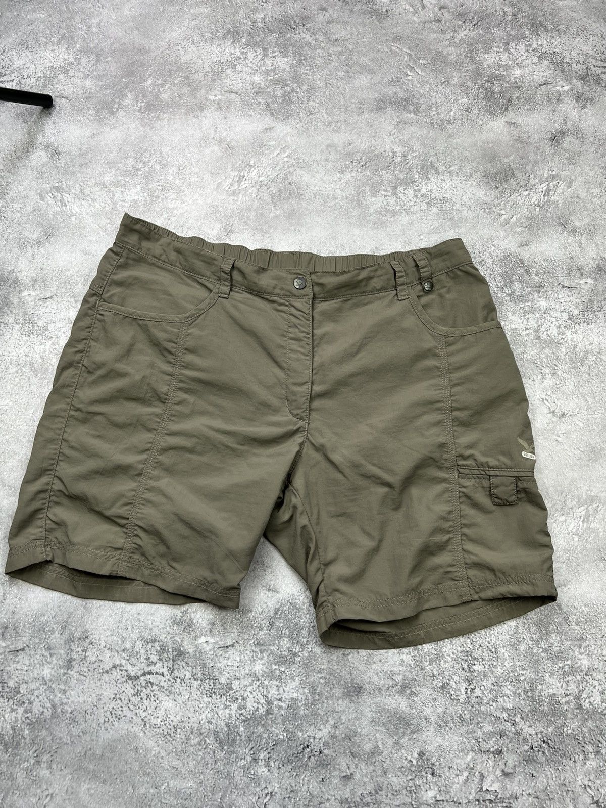 SALEWA Salewa Womens Tracking Shorts Khaki Size 38" / US 16 / IT 52 - 1 Thumbnail