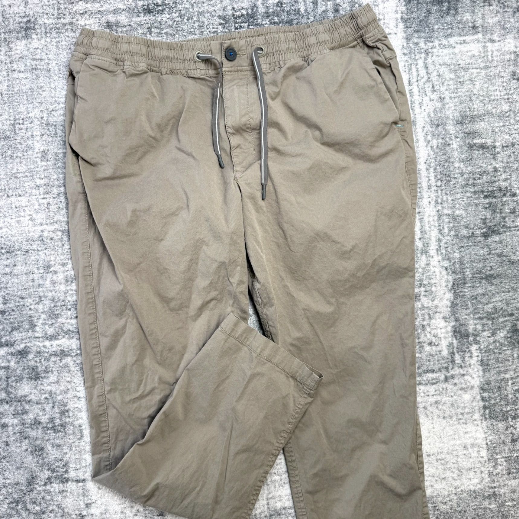 Tommy Bahama Tommy Bahama Pants Men XL 35x30 Sand Khaki Elastic Waist Drawstring Chino Casual Beige Cotton Spandex Size US 36 / EU 52 - 2 Thumbnail