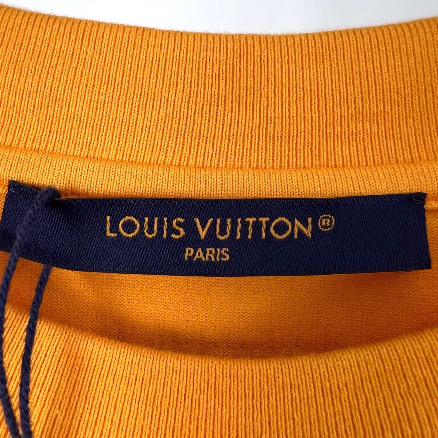Louis Vuitton Louis Vuitton Orange Embossed Short Sleeve K12 Size US M / EU 48-50 / 2 - 5 Thumbnail