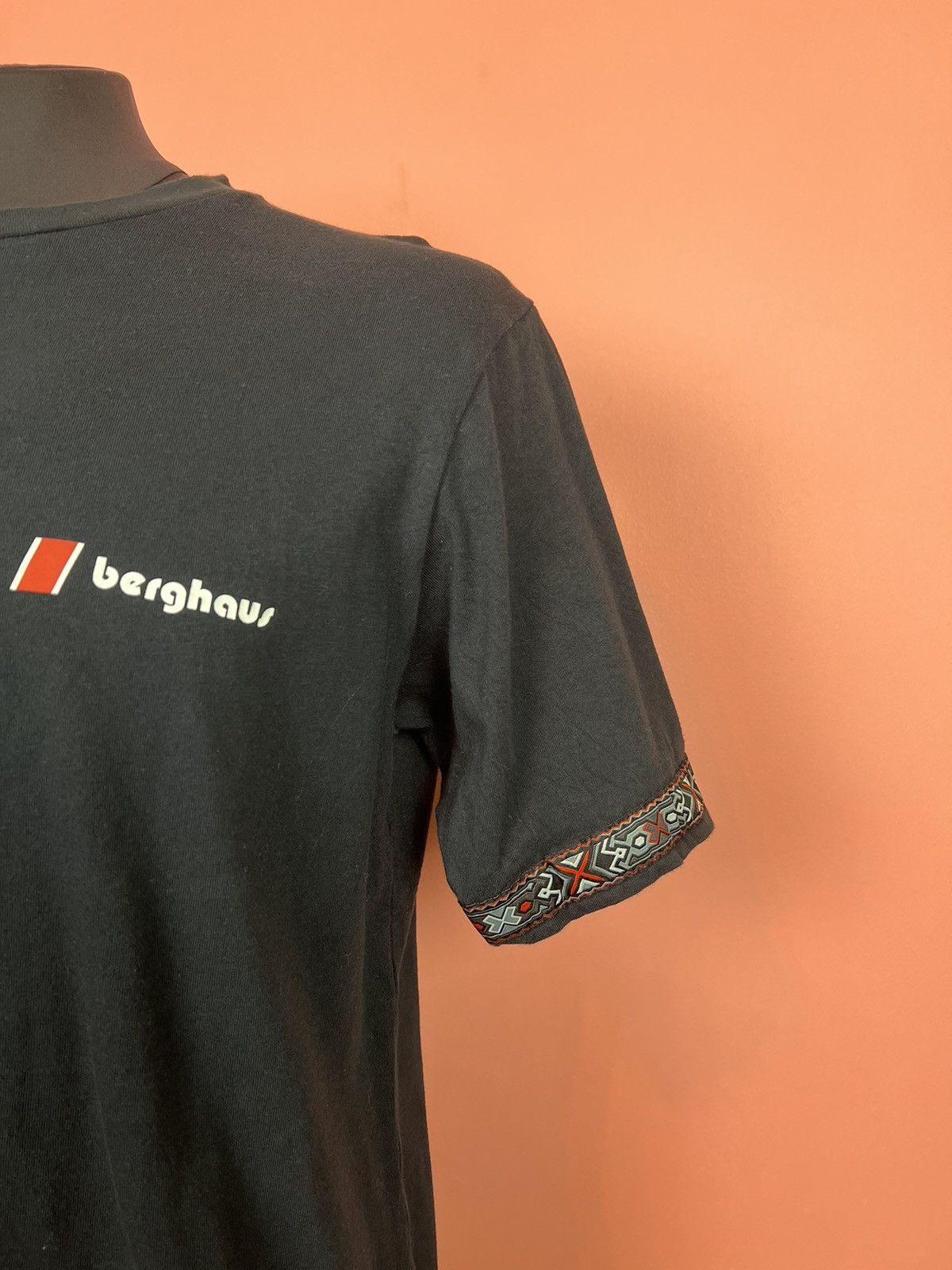 Berghaus Berghaus tee shirt art outdoor casual Size US XL / EU 56 / 4 - 2 Thumbnail