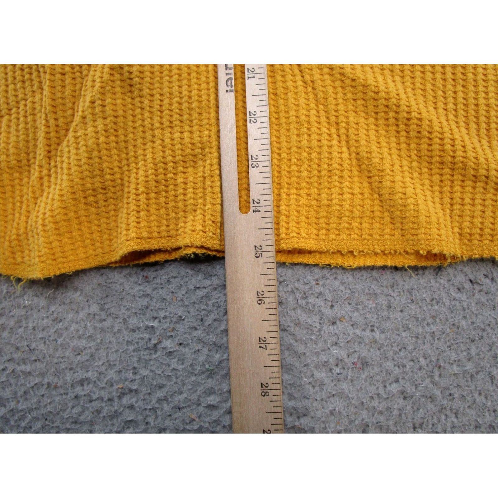 Old Navy Old Navy Athletic Fit Thermal Long Sleeve Shirt Mens M Gold Cotton Knit Crew Neck T-Shirt Thermal Winter Spring Fall M Mens Size US M / EU 48-50 / 2 - 7 Thumbnail
