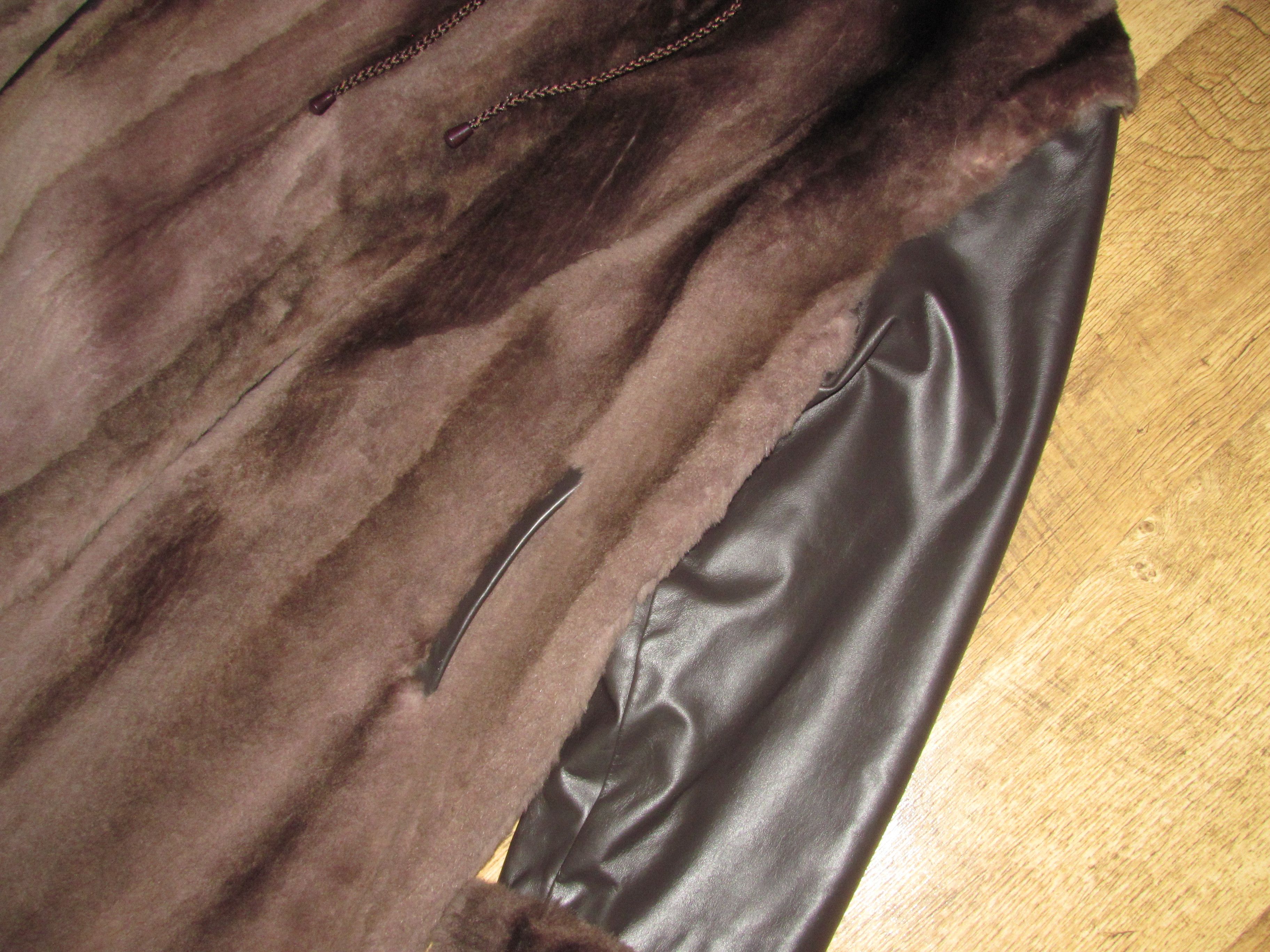 Vintage VINTAGE HOODED FUR COAT WITH LEATHER SLEEVES Size US M / EU 48-50 / 2 - 5 Thumbnail