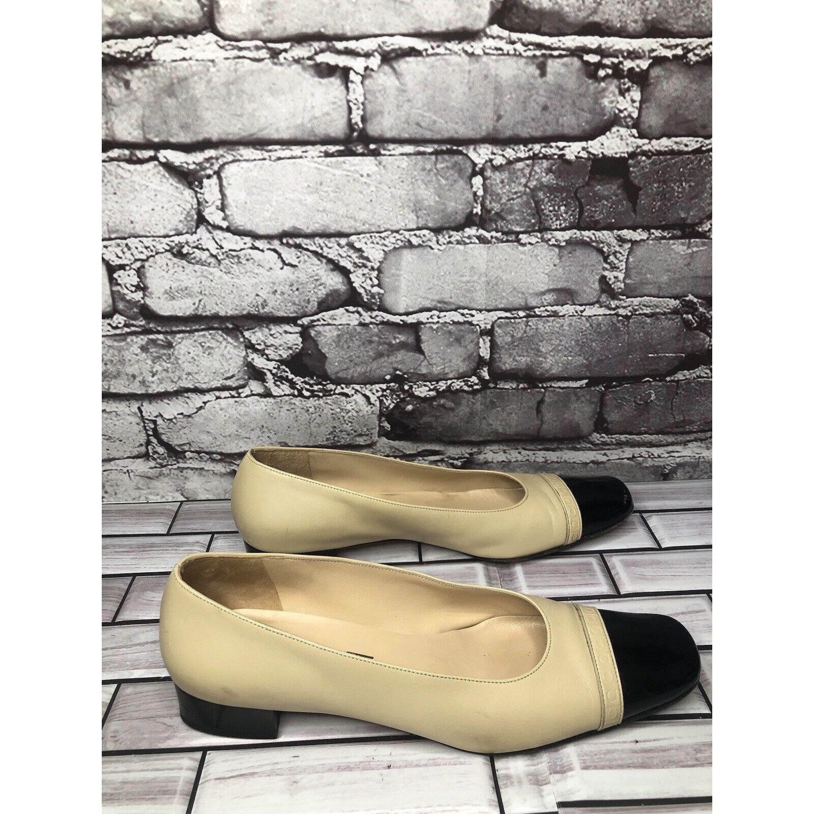 Salvatore Ferragamo Salvatore Ferragamo Marissa Nude Leather Black Cap Toe Pumps Size US 8.5 / IT 38.5 - 3 Thumbnail