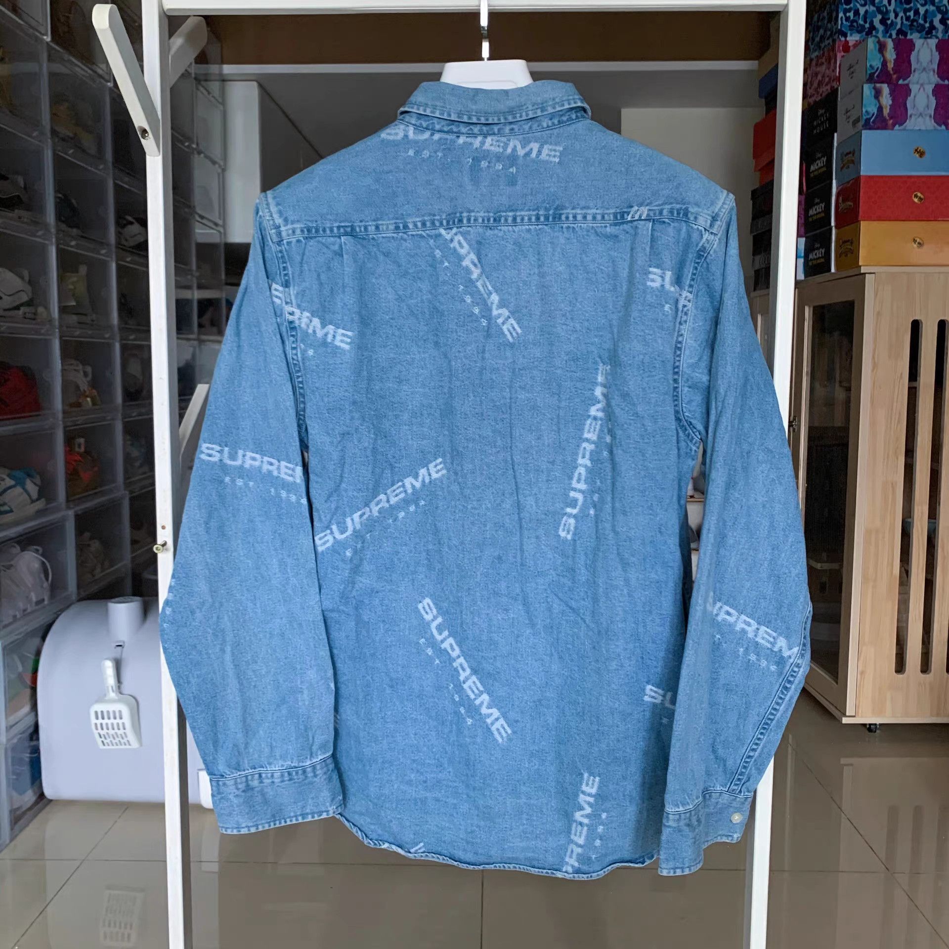 Supreme Supreme All Over Print Denim Shirt Size M Size US M / EU 48-50 / 2 - 2 Thumbnail