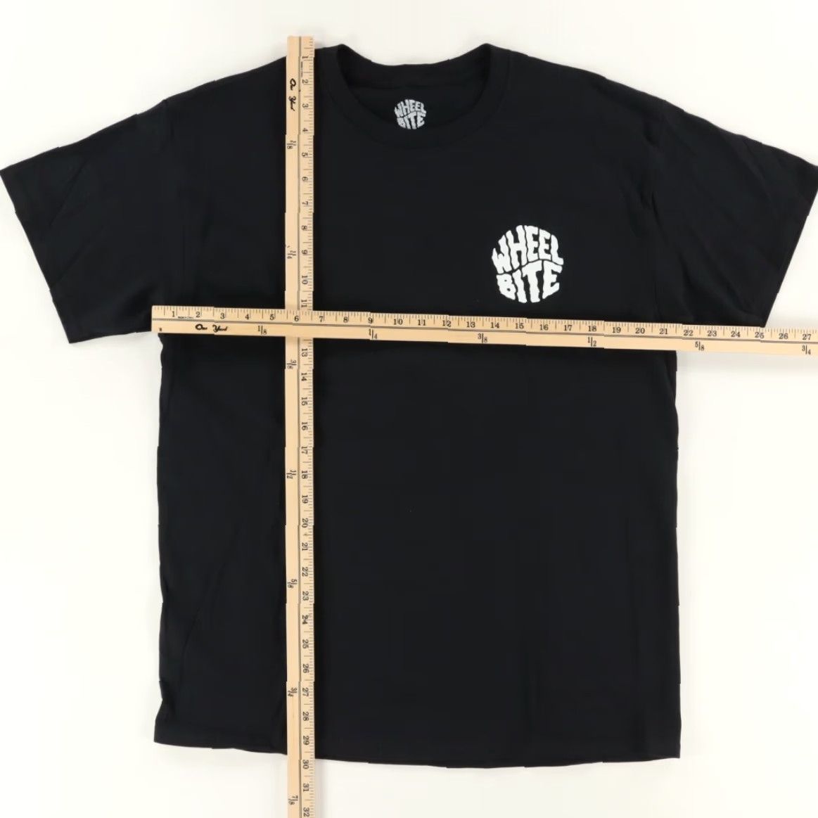 Vintage Wheel Bite Skateboarding Roll Forever Solid T-Shirt Black Men's L Shirt Men's L Black Wheel Bite Skateboarding Roll Forever Solid T-Shirt Black Size US L / EU 52-54 / 3 - 4 Thumbnail