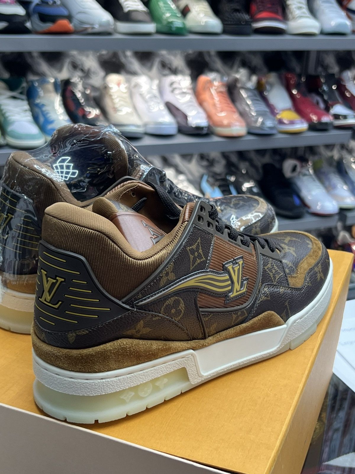 Louis Vuitton Louis Vuitton Trainer Low Sneakers Size US 9.5 / EU 42-43 - 4 Thumbnail