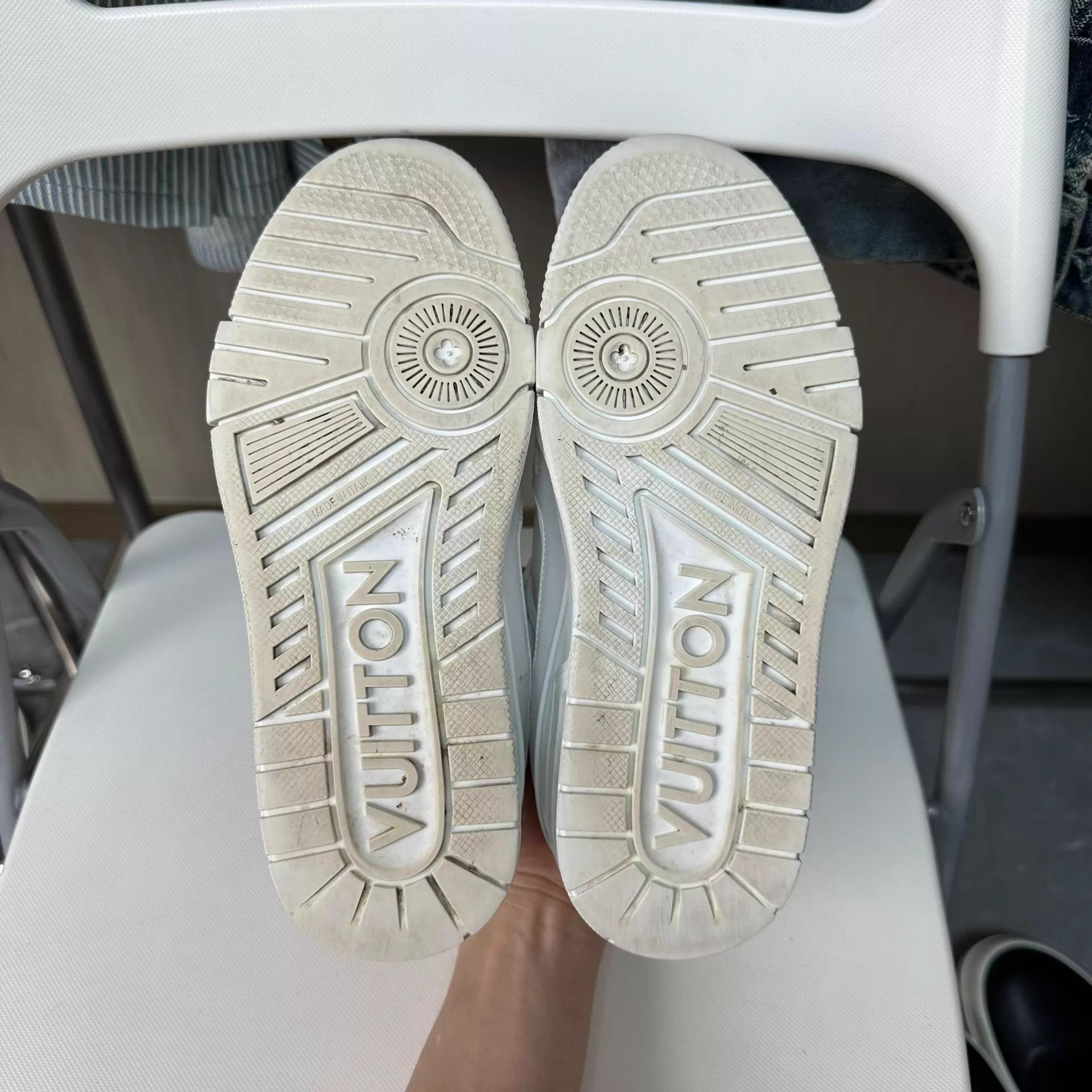 Louis Vuitton LOUIS VUITTON Women's White Leather Lace-Up Trainer Size US 5.5 / IT 35.5 - 5 Thumbnail