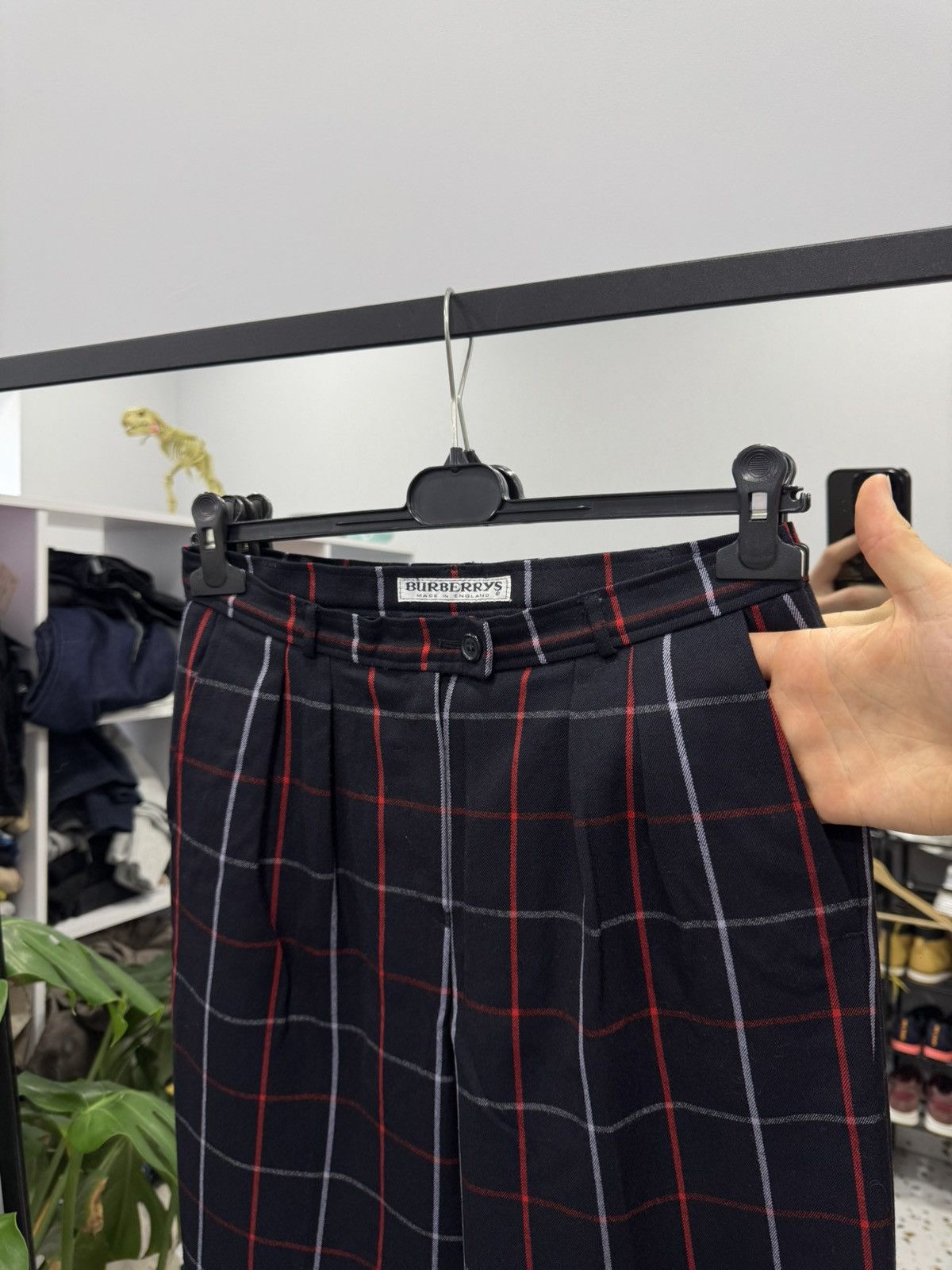 Burberry Burberry’s vintage nova check wool pants size M Size 26" / US 2 / IT 38 - 4 Thumbnail