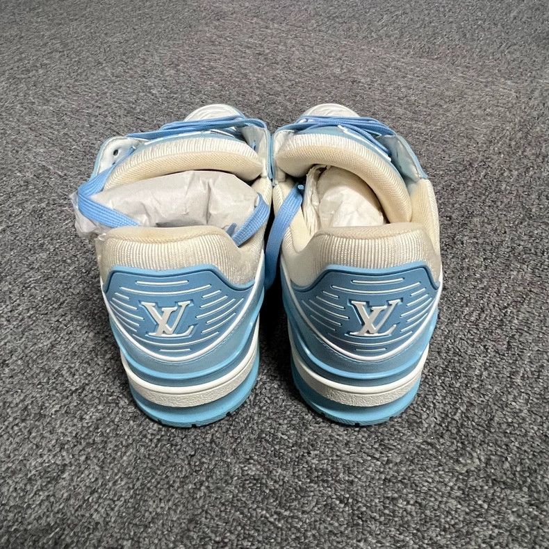 Louis Vuitton Louis Vuitton Sky-blue Trainer cowhide embossed lace-up lo Size US 7 / EU 40 - 3 Thumbnail