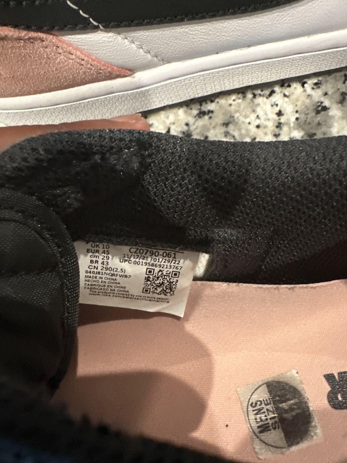 Nike Air Jordan 1 Retro Low OG Size US 10.5 / EU 43-44 - 2 Thumbnail