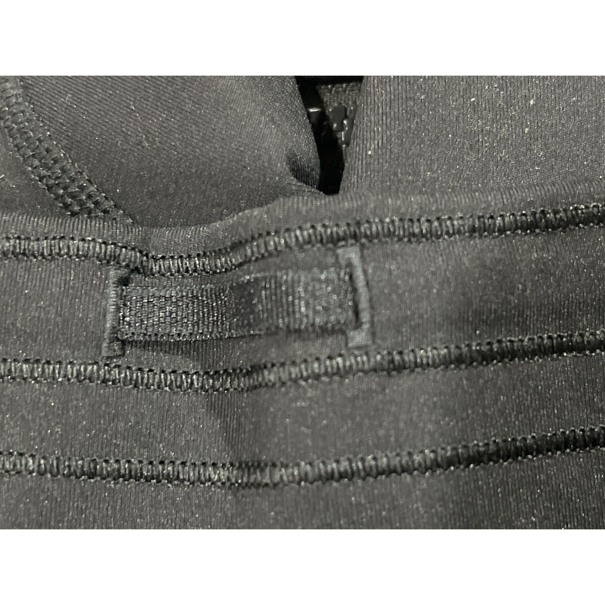 Lululemon 𝓛𝓾𝓵𝓾𝓵𝓮𝓶𝓸𝓷 Train Times Crop (17")Black Size 28" / US 6 / IT 42 - 9 Thumbnail
