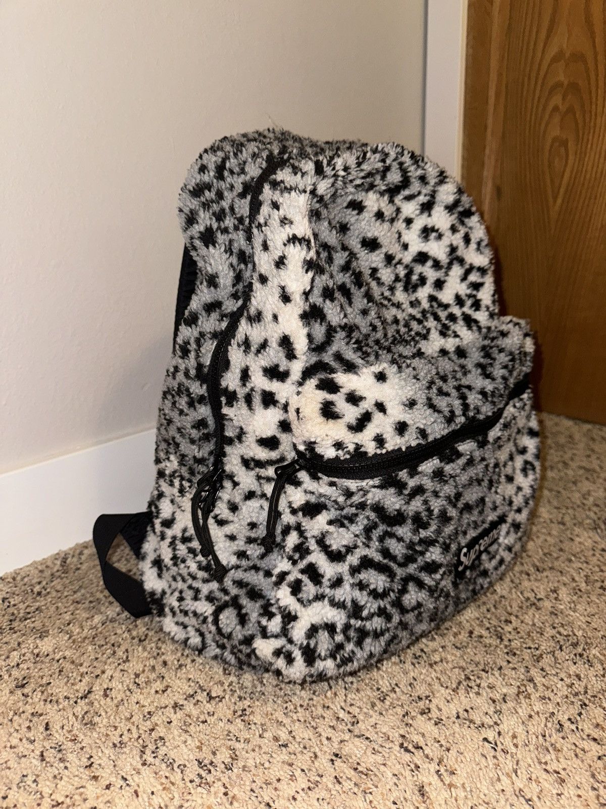 Supreme Supreme Leopard Fleece Backpack Bag White Black