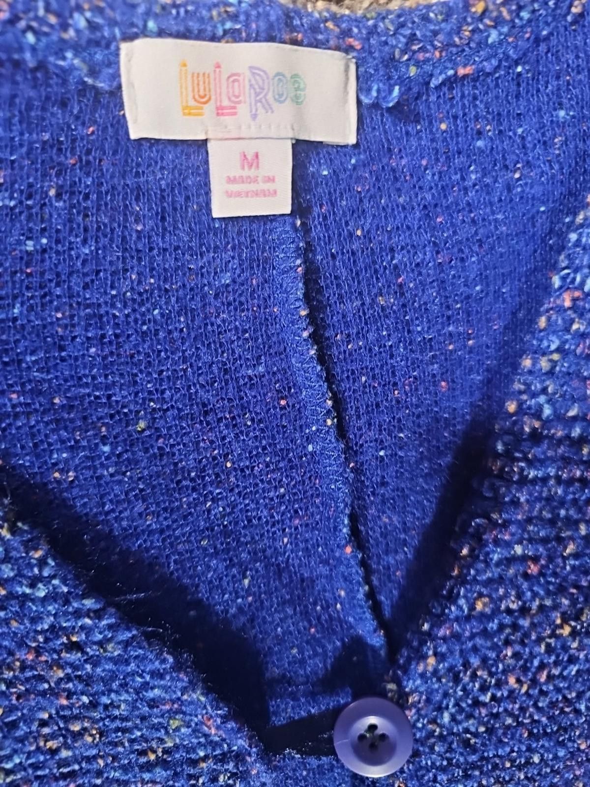 Other LulaRoe Womens M Cable Knit Long 1 Button Cardigan Sweater Size M / US 6-8 / IT 42-44 - 3 Thumbnail