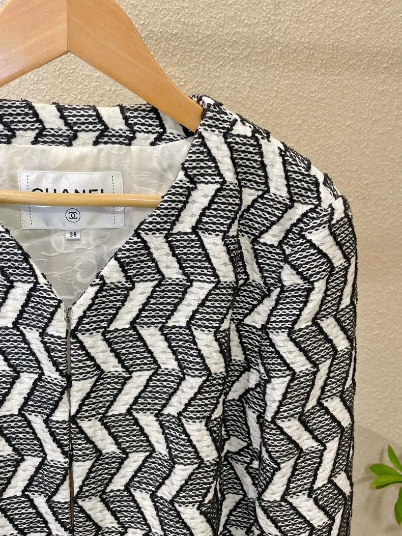 Chanel Chanel Airport series geometric coat Size XS / US 0-2 / IT 36-38 - 3 Thumbnail