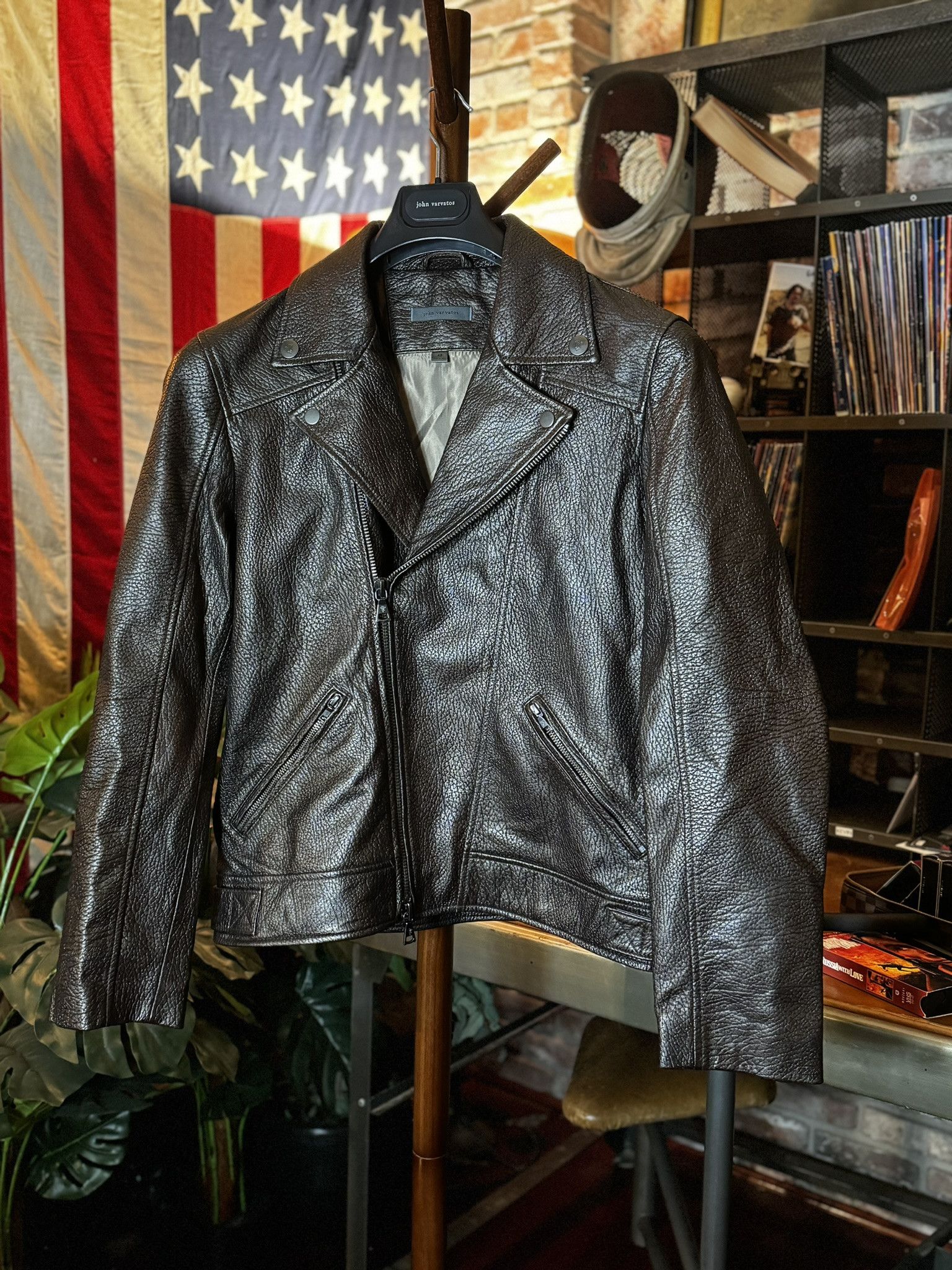 John Varvatos JOHN VARVATOS 25th YEAR Silver Foil Leather Moto Jacket sz48 Size US M / EU 48-50 / 2 - 2 Thumbnail