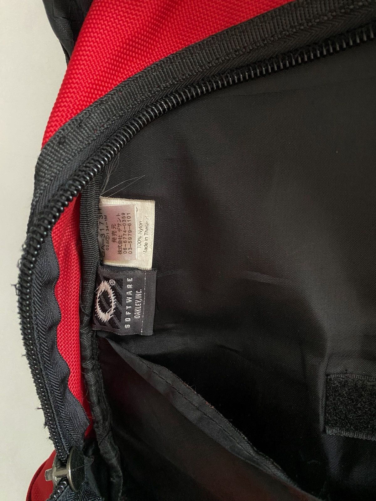 Oakley Vtg Oakley Backpack Size 30 - 8 Thumbnail