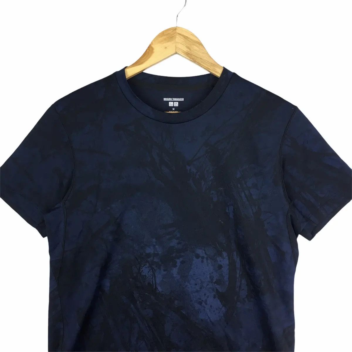 Uniqlo UNIQLO x MEGURU YAMAGUCHI Splitting Horizon Art Tee Shirt Size US M / EU 48-50 / 2 - 1 Thumbnail