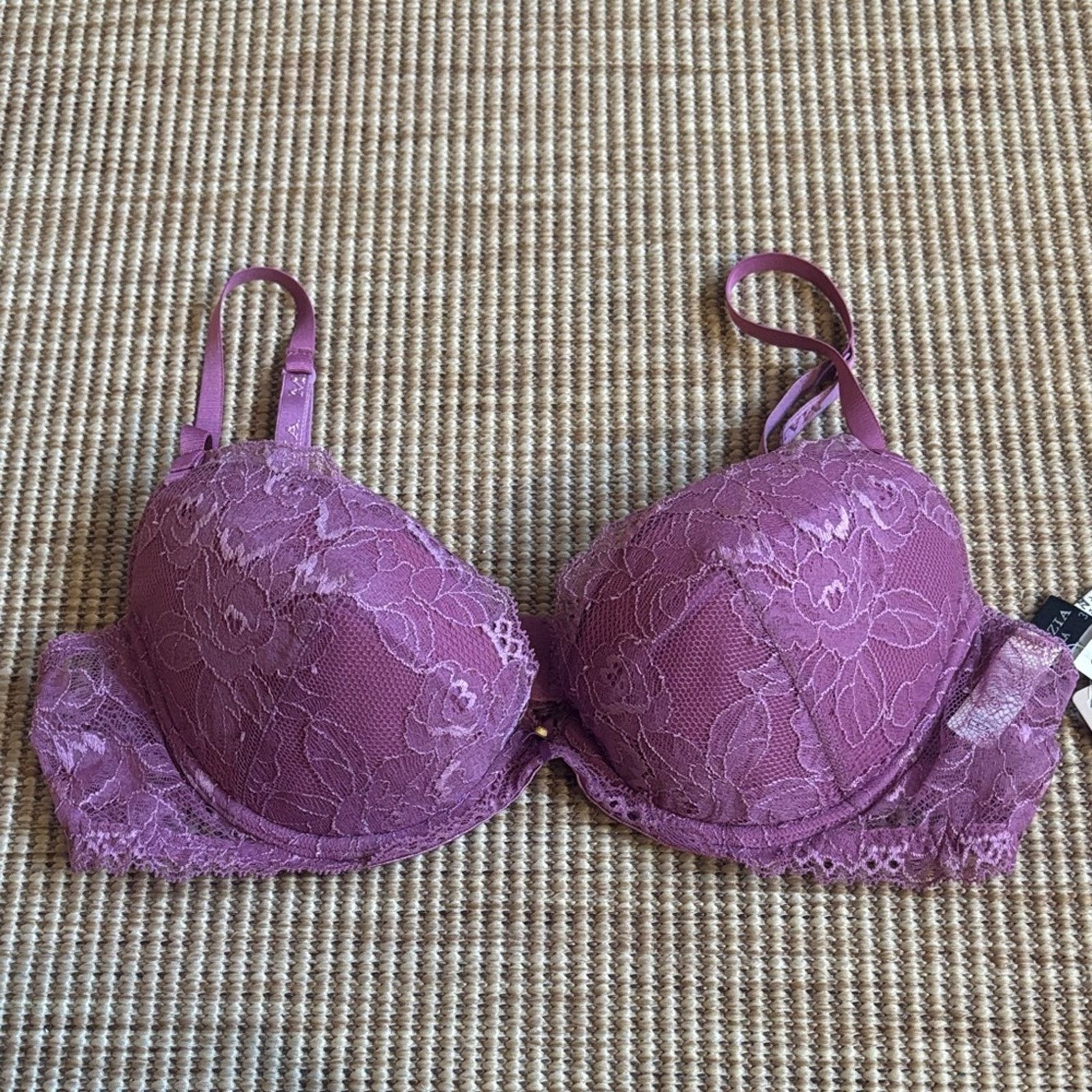 La Perla La Perla Lace Underwire Bra in Plum Size 36 B Size ONE SIZE - 1 Thumbnail