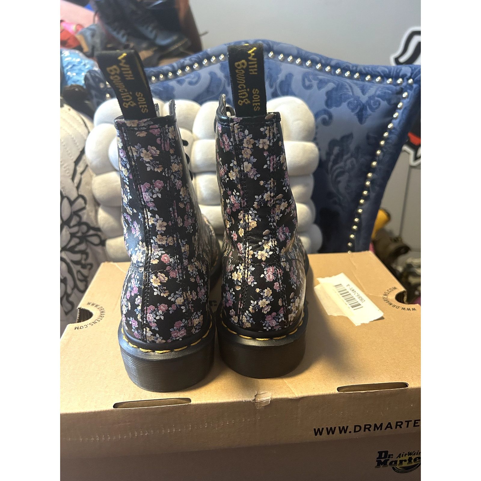 Dr. Martens Dr Martens Black Pink Tiny Floral 1460 size 7/EU 38 Size US 7 / IT 37 - 4 Thumbnail