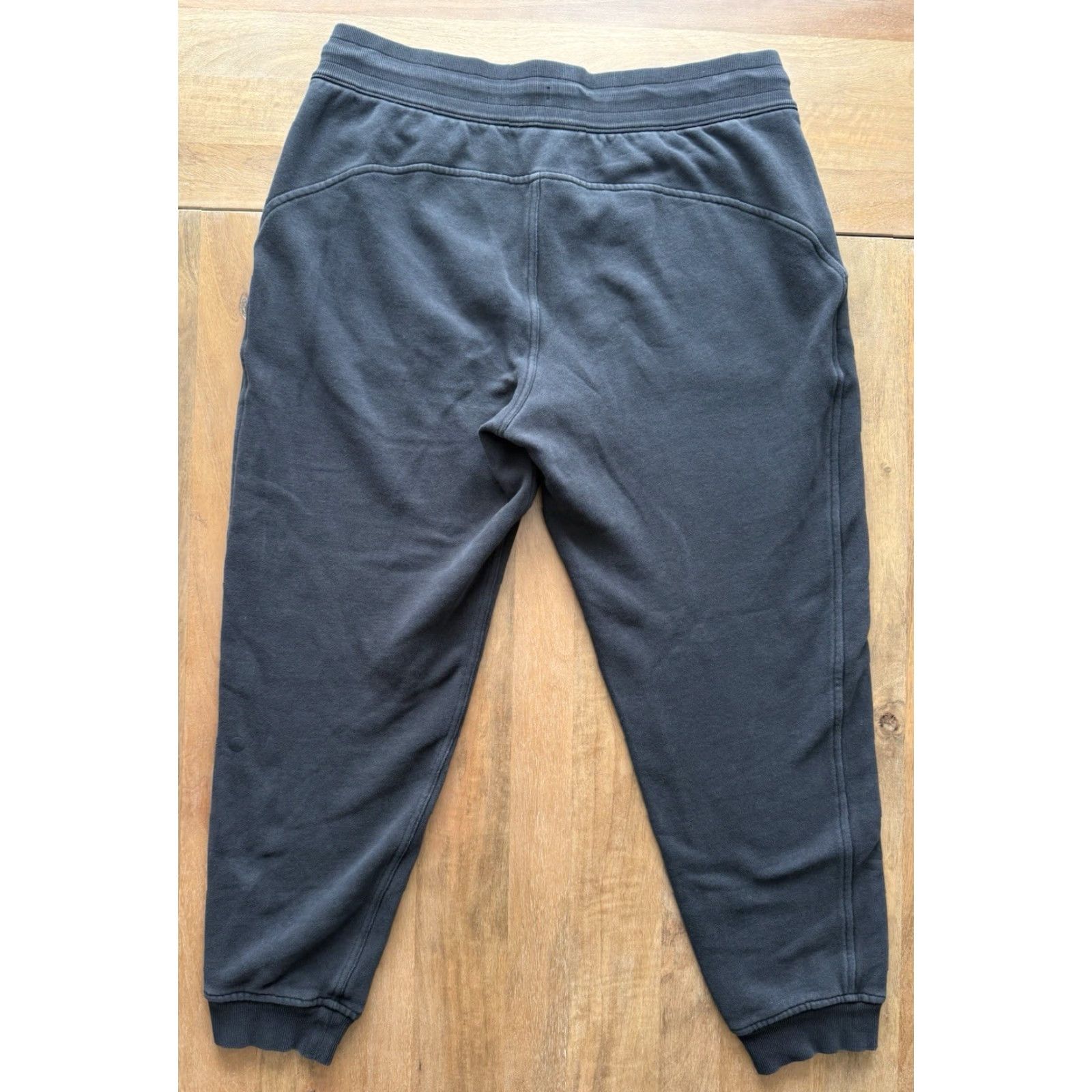 Lululemon Lululemon Scuba Joggers Womens Size 12 Black Fleece Lined Tapered Sweatpants Jogger Pants Size 34" / US 12 / IT 48 - 2 Thumbnail
