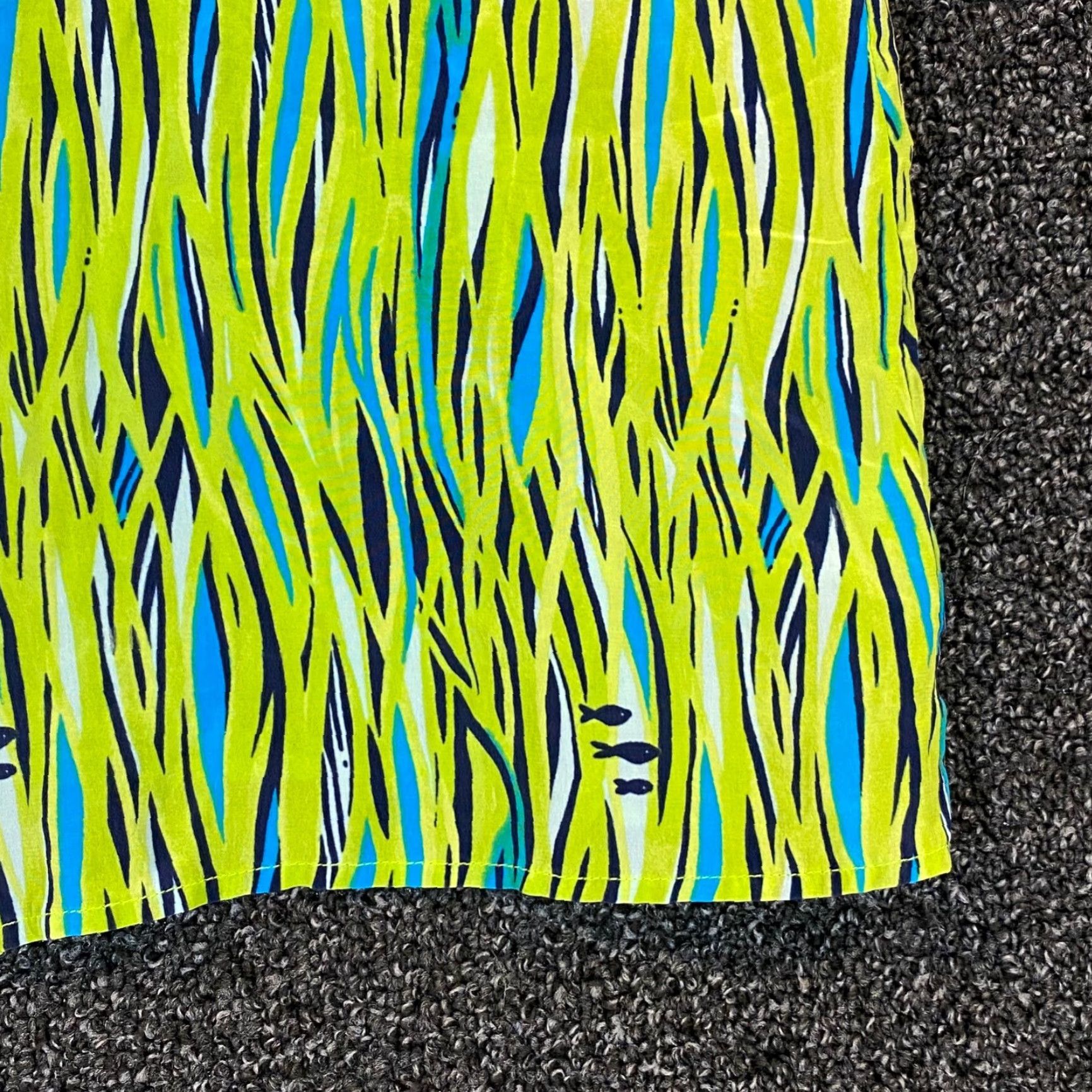Lilly Pulitzer Lilly Pulitzer Blouse Women Size 2 Green Sleeveless Ruffled 100% Silk Fish Print Animal Print Size XS / US 0-2 / IT 36-38 - 5 Thumbnail