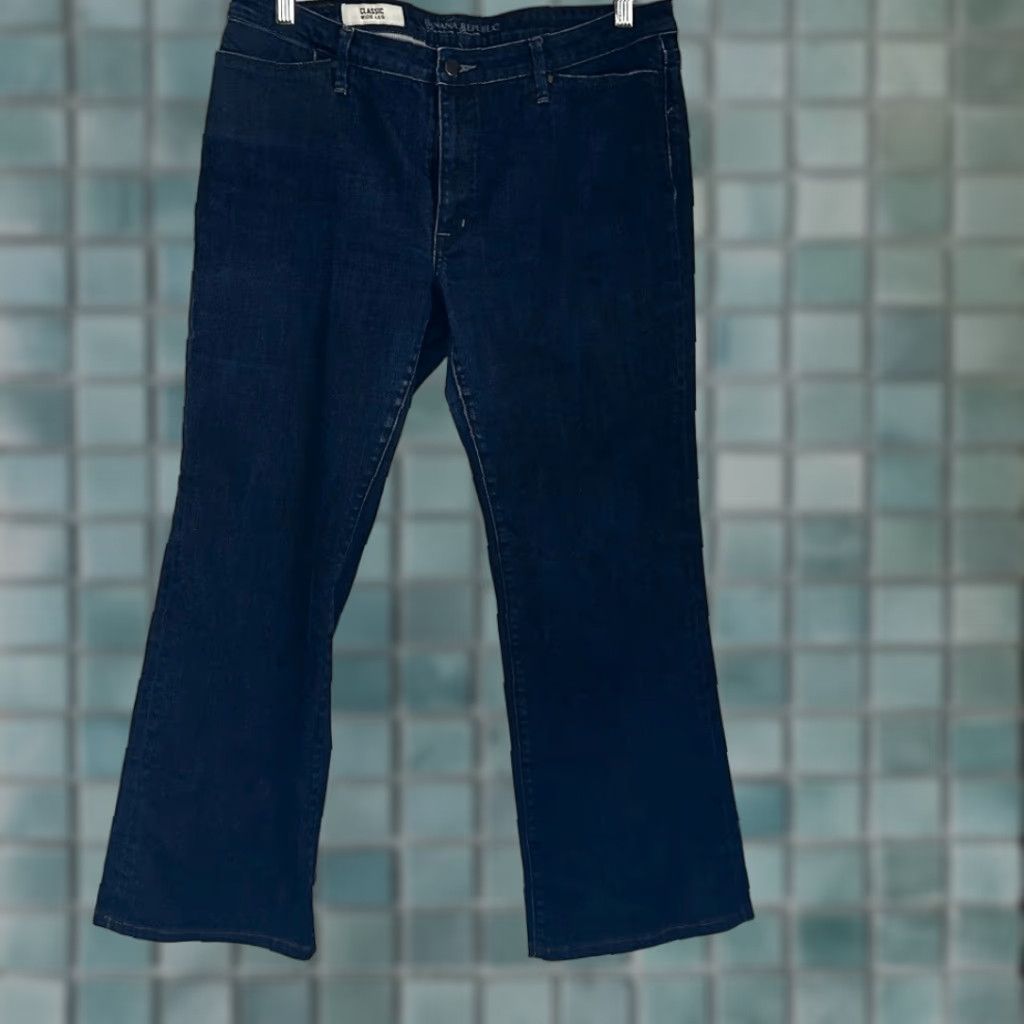 Banana Republic VINTAGE Banana Republic Dark Wash Classic Wide Leg Jeans Women 14 Wide-Leg Accessibility? Size 36" / US 14 / IT 50 - 1 Thumbnail