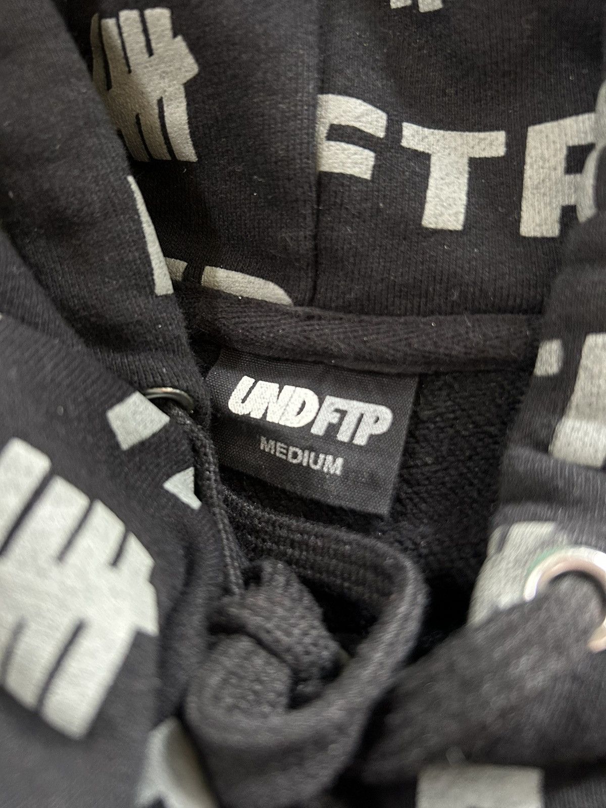 Fuck The Population × Undefeated FTP x UNDEFEATED ALL OVER LOGO PRINT HOODIE - M Size US M / EU 48-50 / 2 - 3 Thumbnail