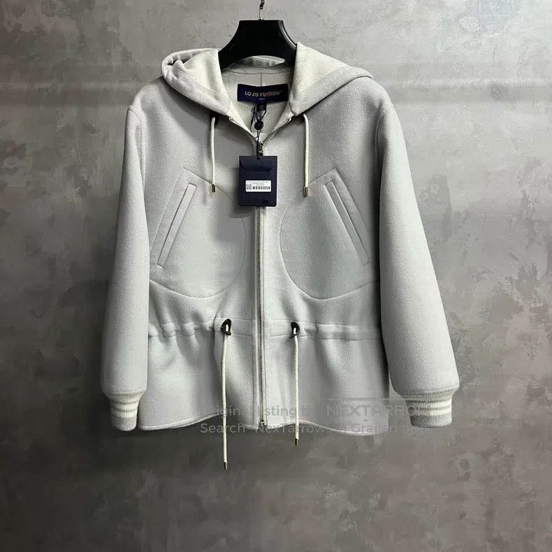 Louis Vuitton Louis Vuitton 24 New Grey Stripe Trim Zip Hooded Jacket Size XS / US 0-2 / IT 36-38 - 1 Thumbnail