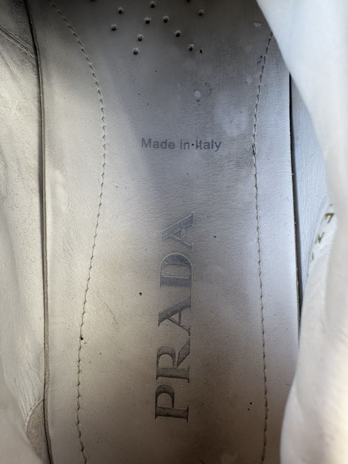 Prada Prada Milano White Leather Montana Low top Sneaks Size US 10 / EU 43 - 21 Thumbnail