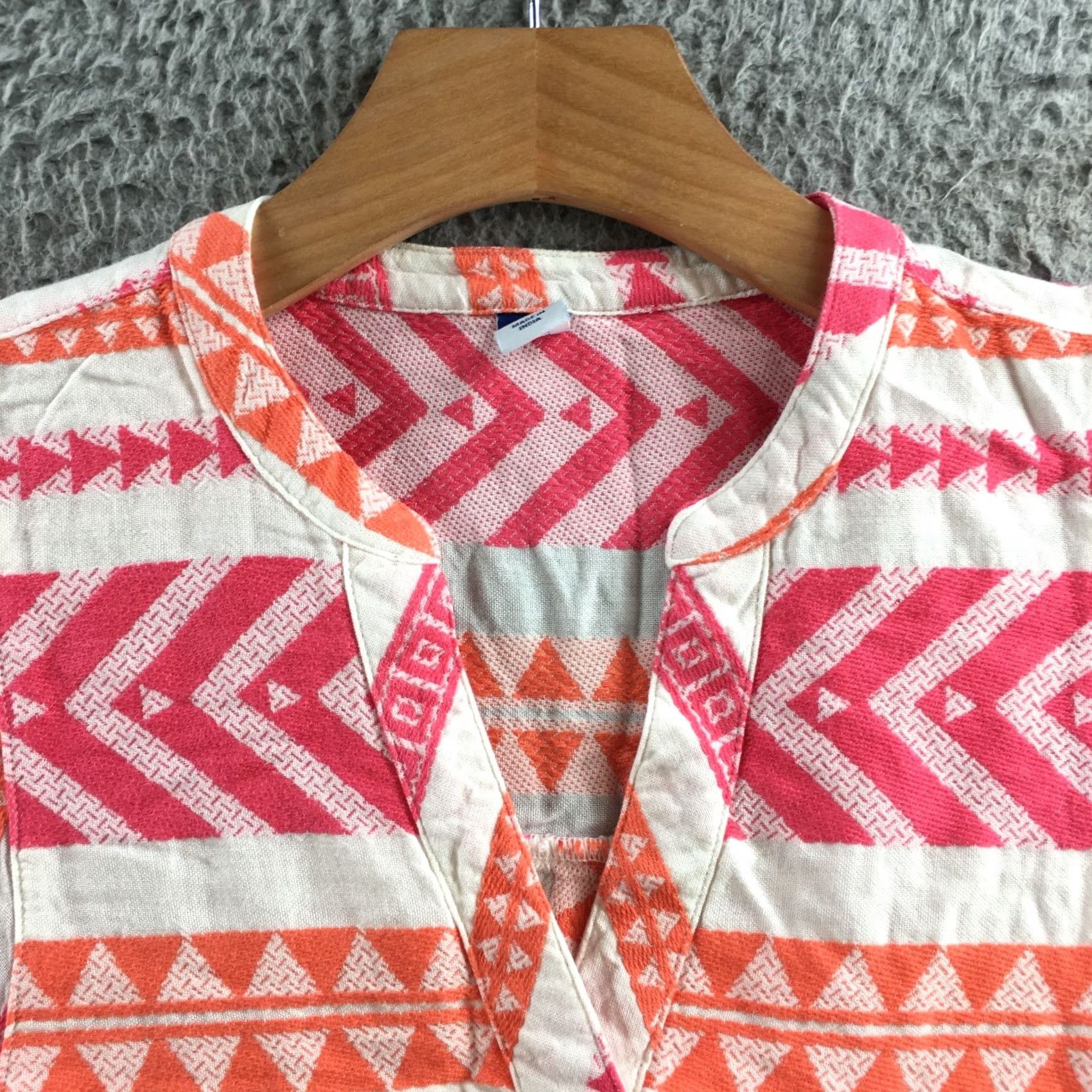 Old Navy Old Navy Blouse Womens Small Pink Orange White Split Neck Boho Geometric Top NEW Size S / US 4 / IT 40 - 3 Thumbnail