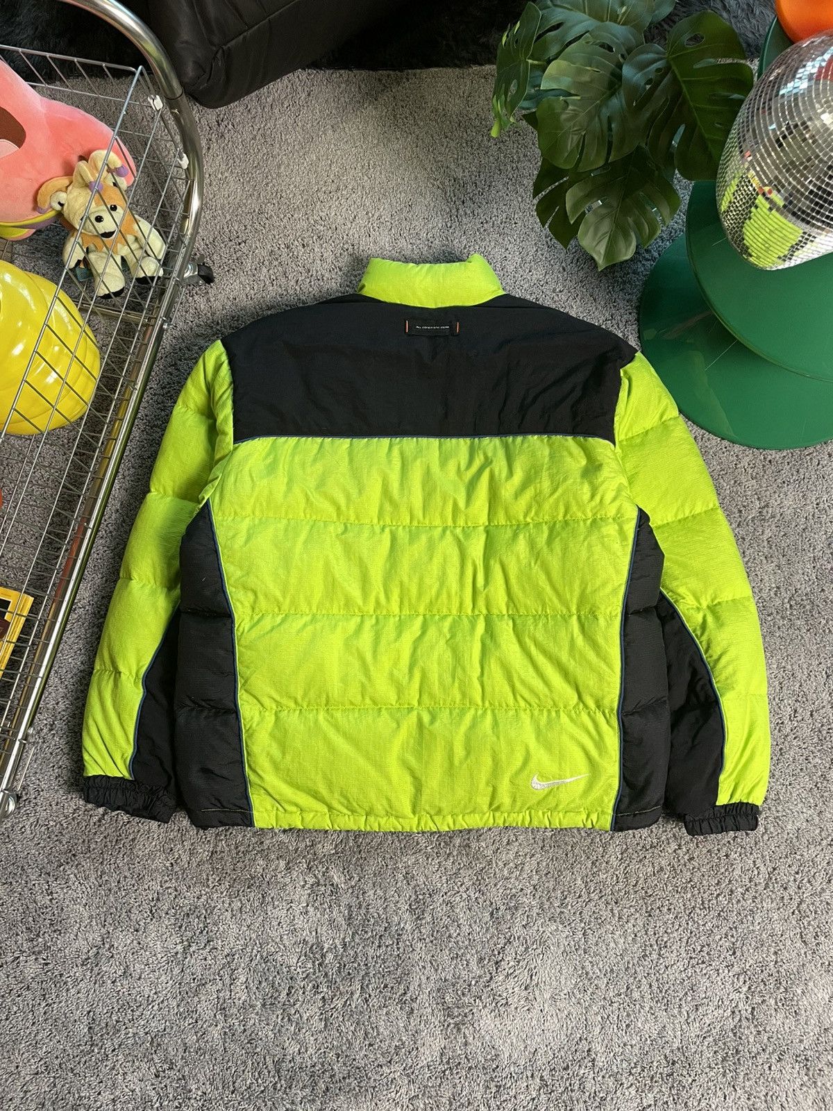 Nike ACG Vintage Nike ACG Green Neon Puffer Jacket Size US L / EU 52-54 / 3 - 13 Thumbnail
