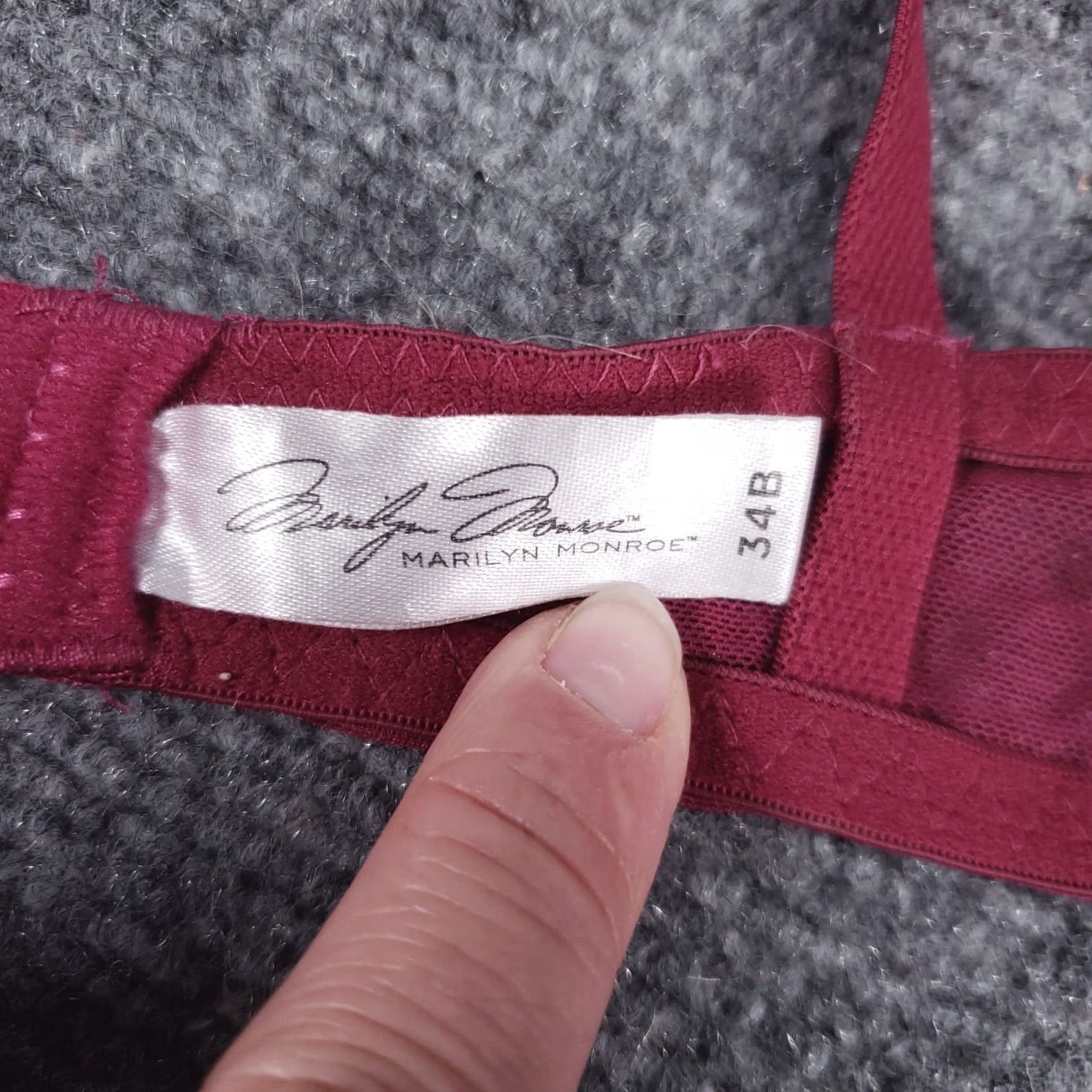 Vintage Marilyn Monroe Bra Womens Push Up Lace Padded Red Underwire Adjustable Strap 34B Size ONE SIZE - 3 Thumbnail