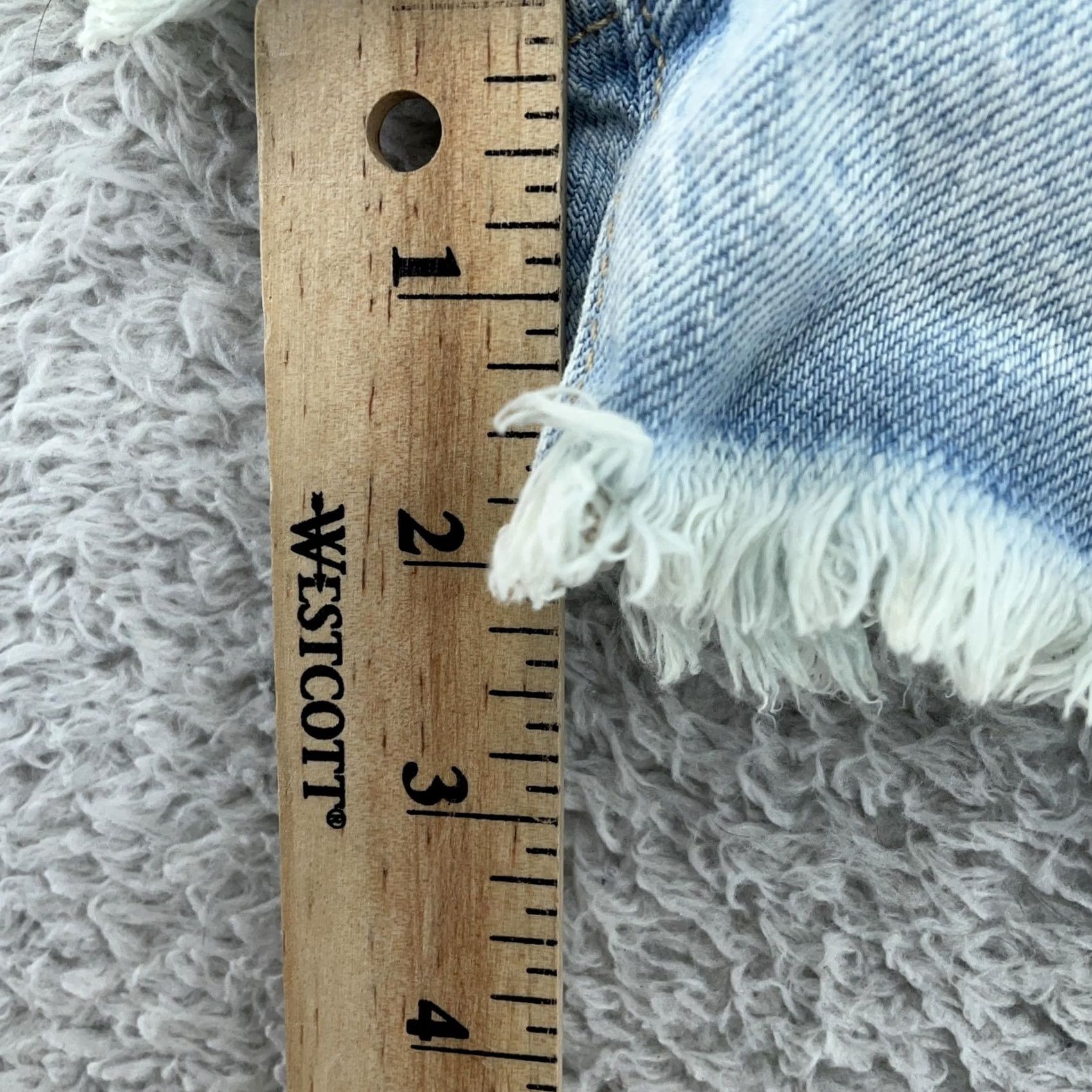 Vintage Aéropostale High Rise Shorty Denim Shorts Light Wash Vintage Distressed Womens 6 Blue Shorty Vintage Womens Jeans Shorts Size 28" / US 6 / IT 42 - 5 Thumbnail