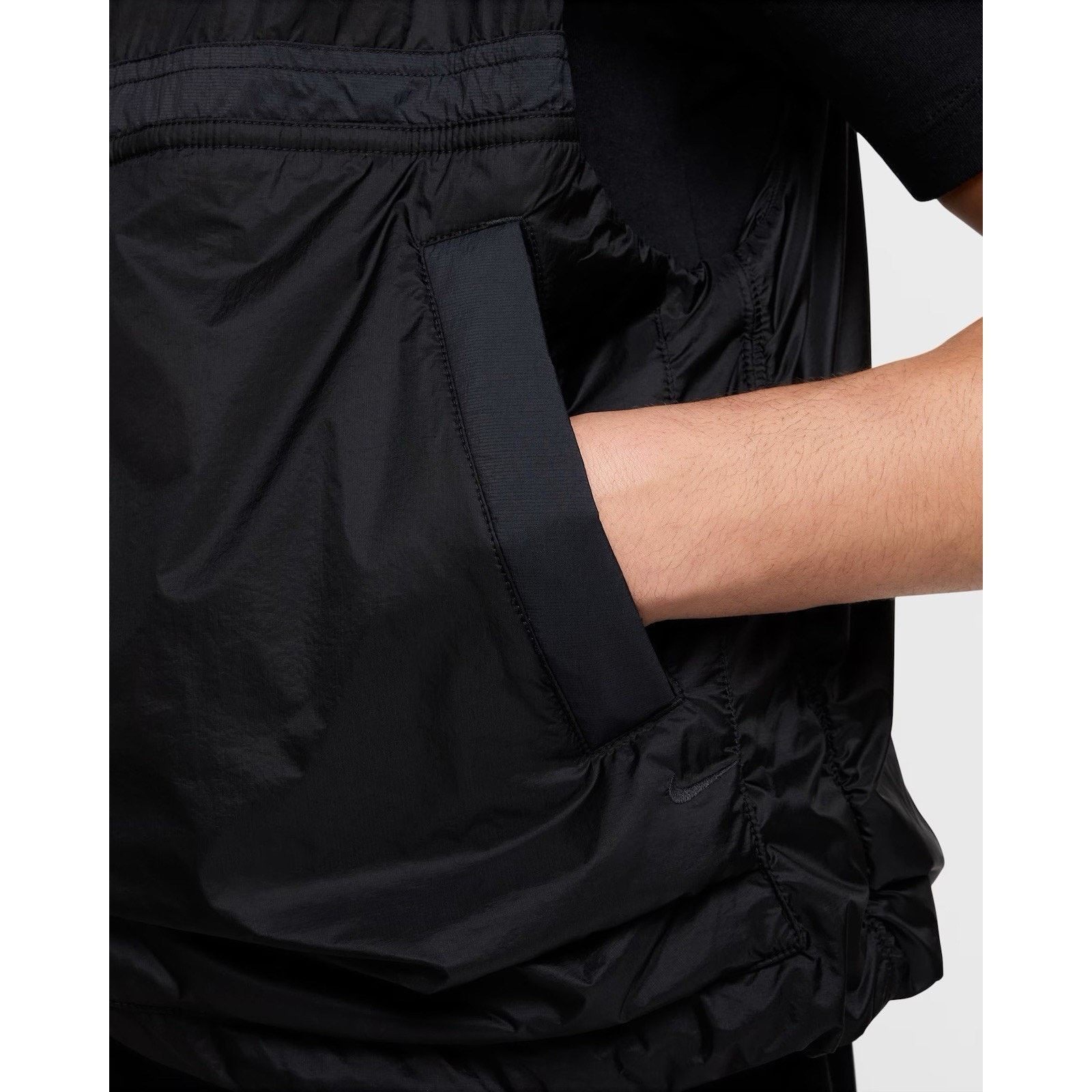 Nike Nike Tech Woven Lightweight Vest Black Loose Size US L / EU 52-54 / 3 - 5 Thumbnail