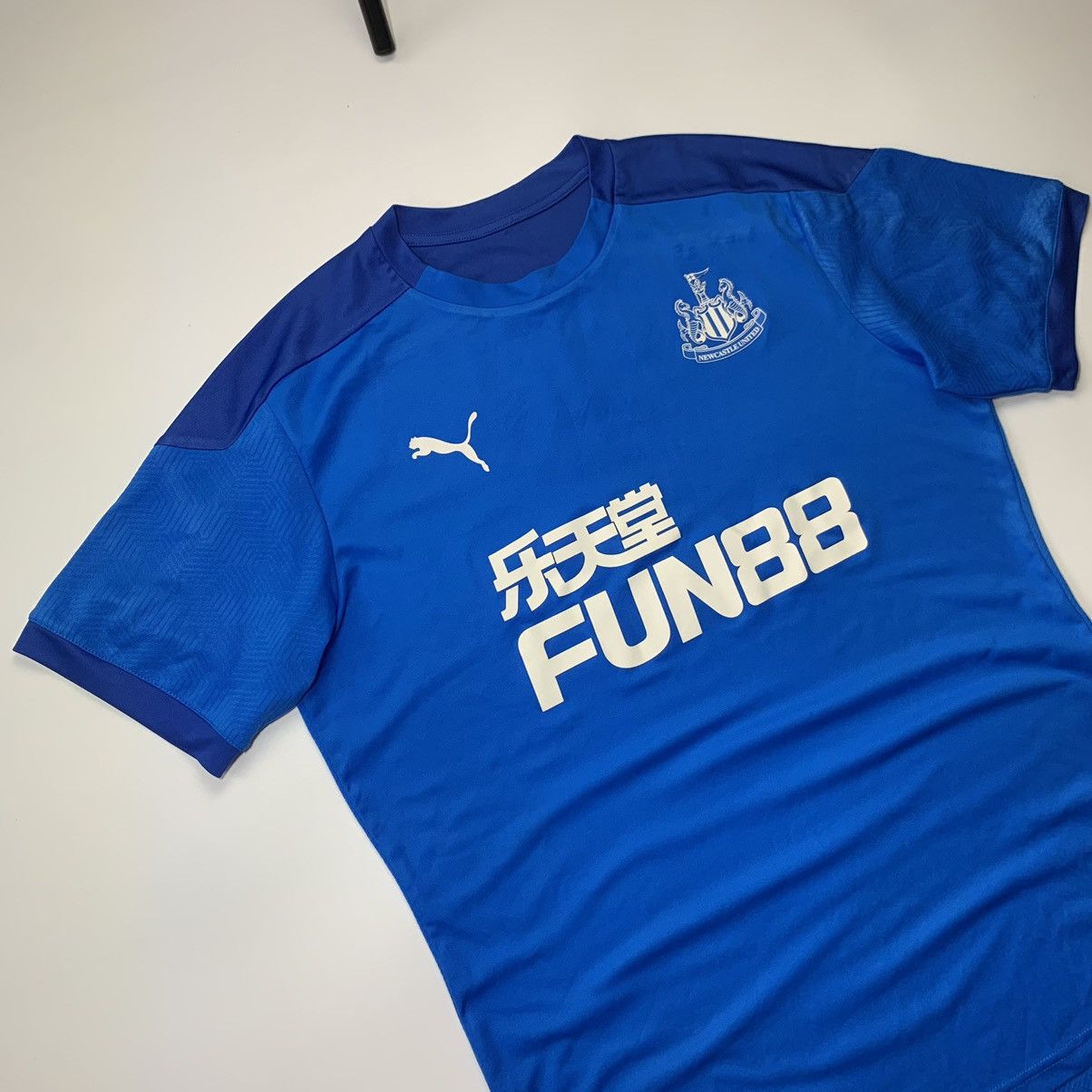 Puma Puma NewCastle 2019/20 Training Shirt Jersey Soccer Size US L / EU 52-54 / 3 - 2 Thumbnail