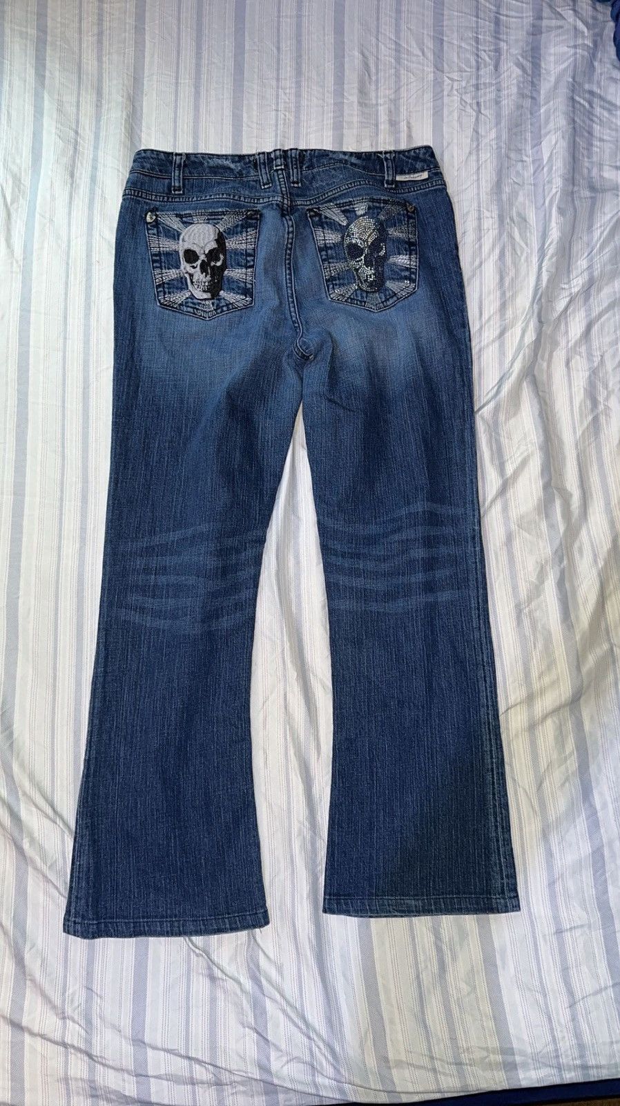 Other Super clean jeans with cross on back pockets Size US 31 - 2 Thumbnail